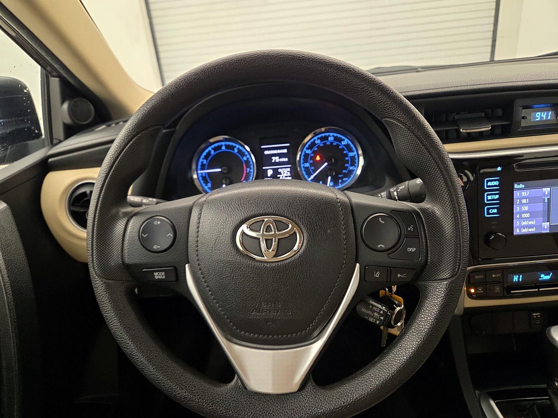 Thumbnail: 2017 Toyota Corolla - 10