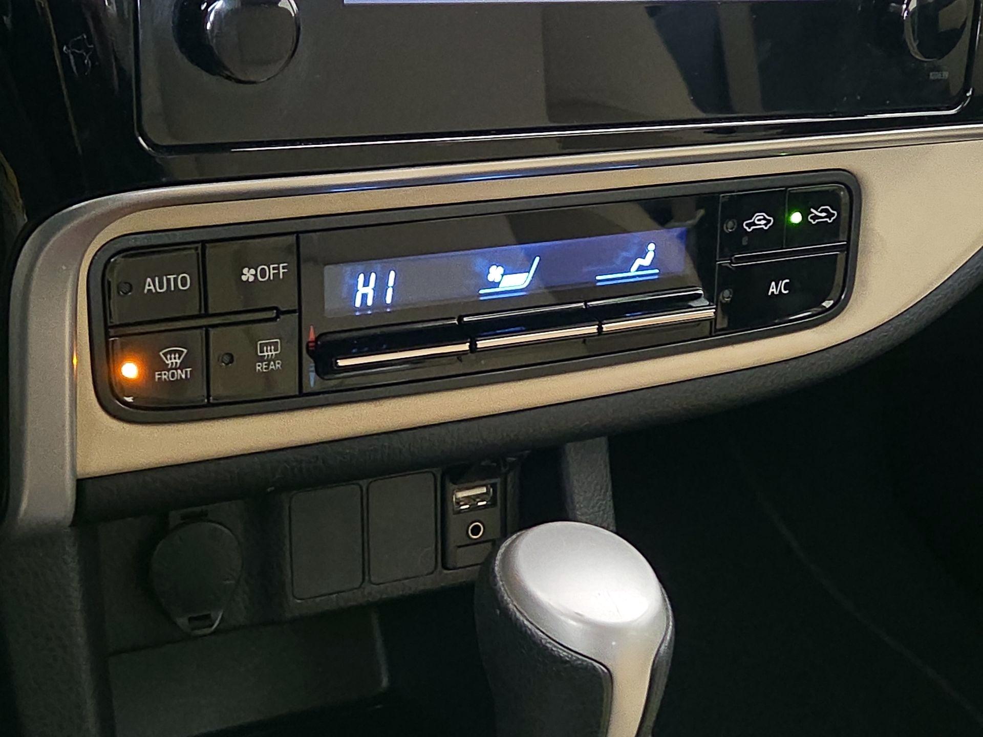 Thumbnail: 2017 Toyota Corolla - 16