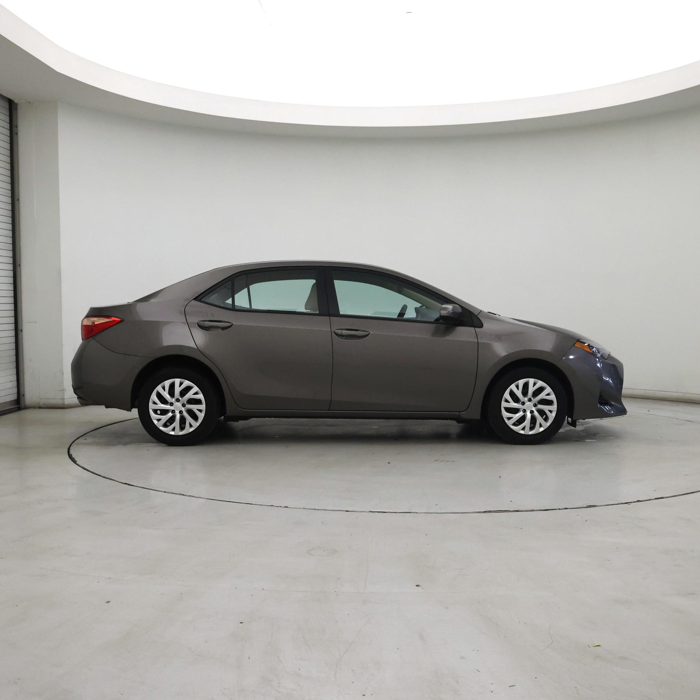 Thumbnail: 2017 Toyota Corolla - 7