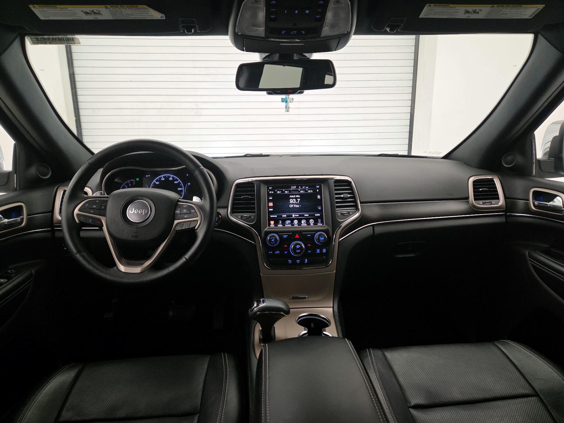 Thumbnail: 2015 Jeep Grand Cherokee - 9