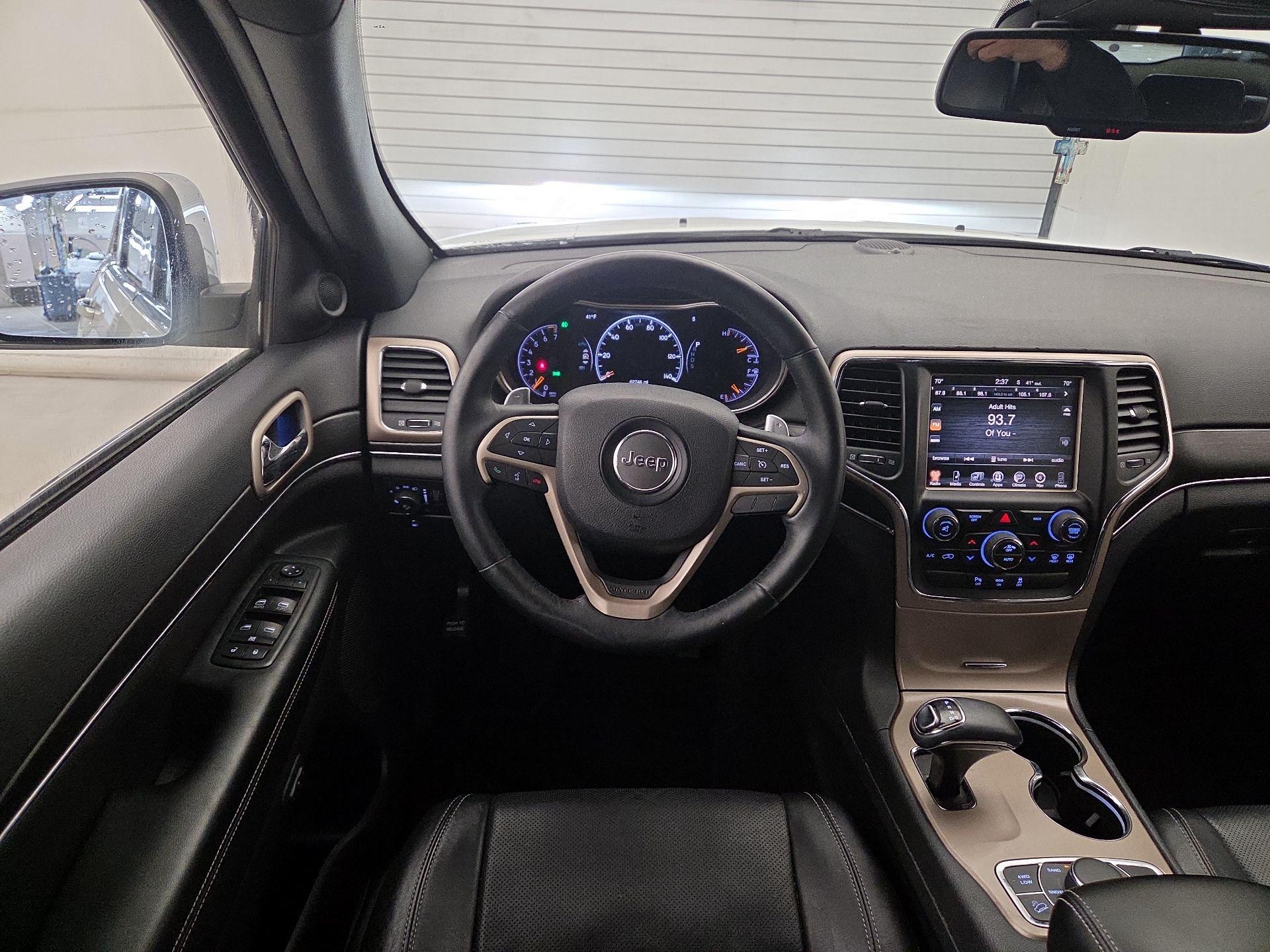 Thumbnail: 2015 Jeep Grand Cherokee - 10