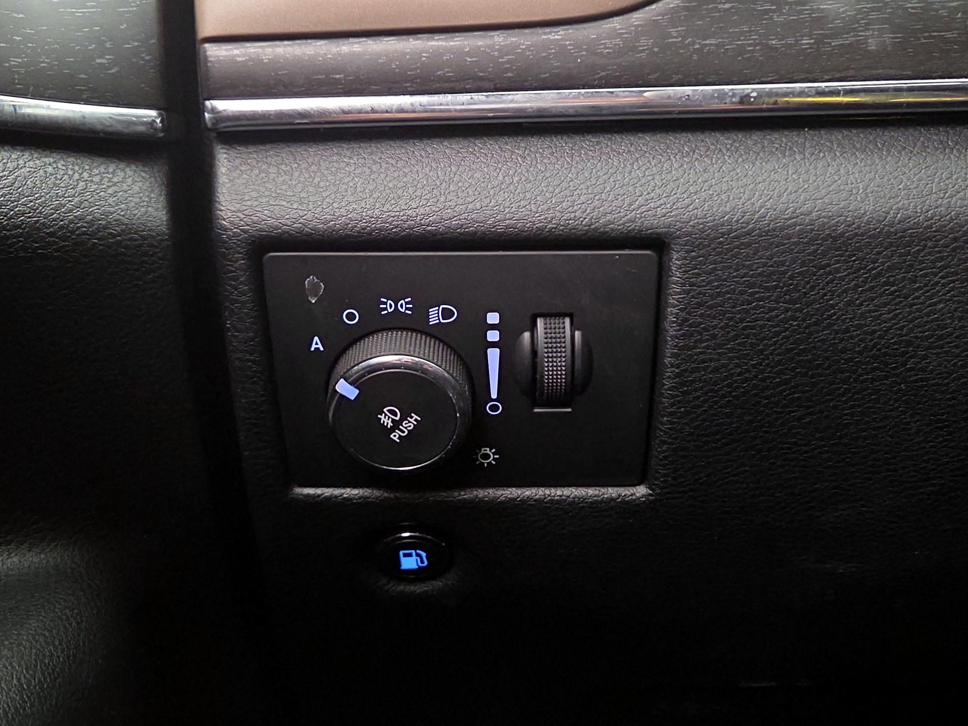 Thumbnail: 2015 Jeep Grand Cherokee - 13