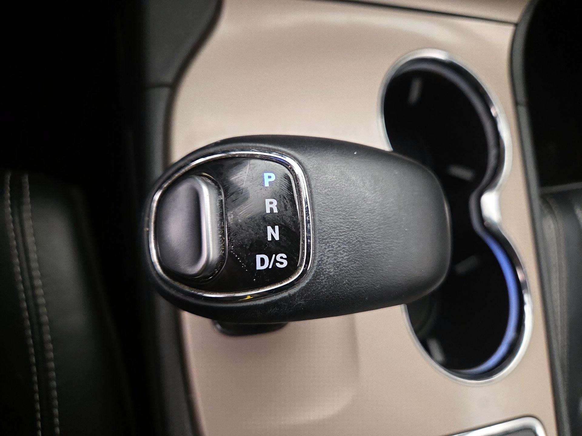 Thumbnail: 2015 Jeep Grand Cherokee - 17