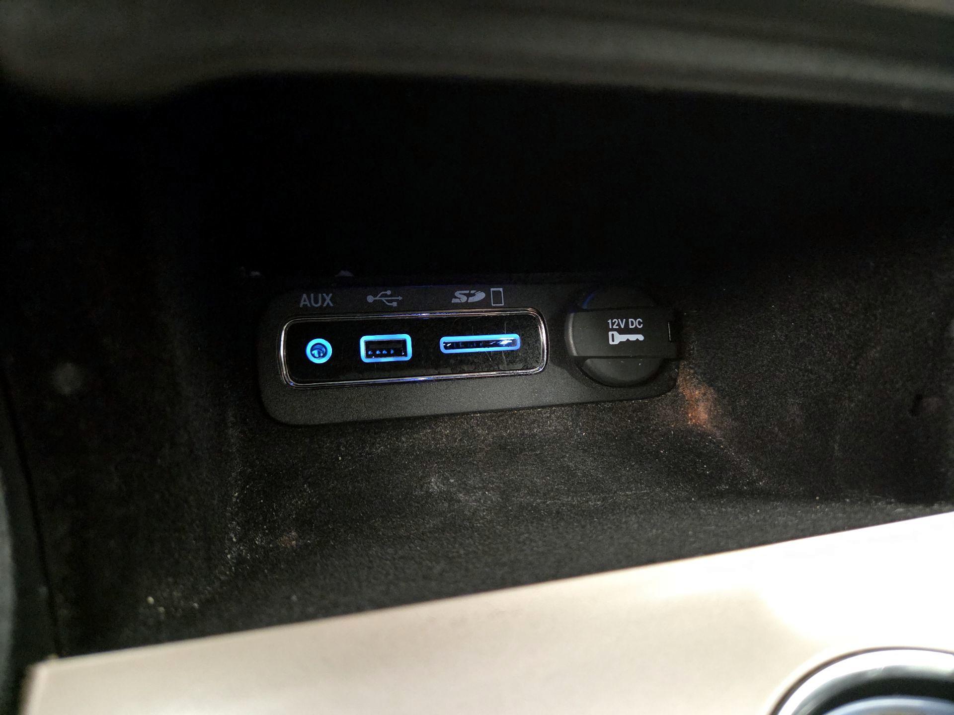 Thumbnail: 2015 Jeep Grand Cherokee - 18