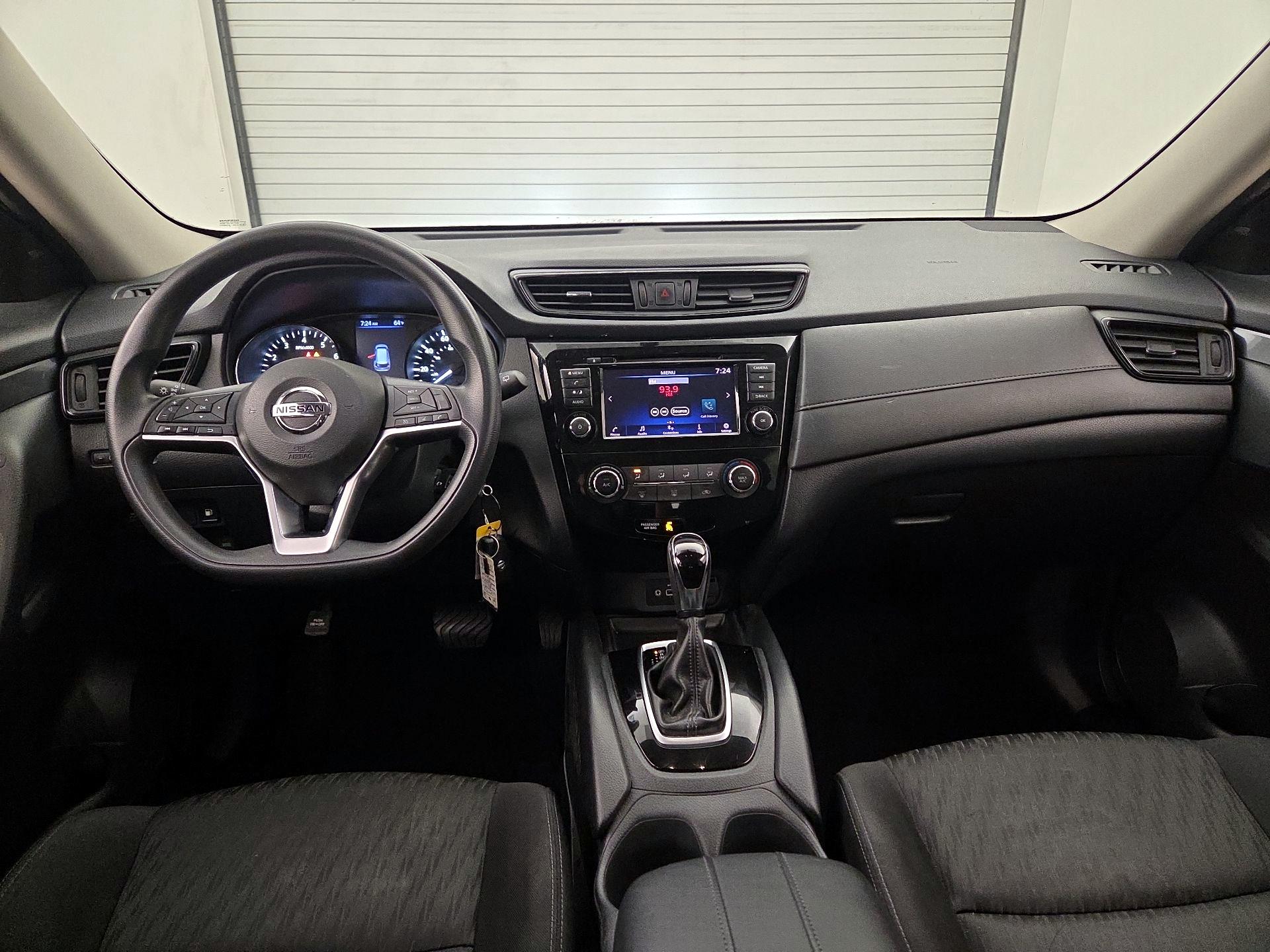 Thumbnail: 2018 Nissan Rogue - 9