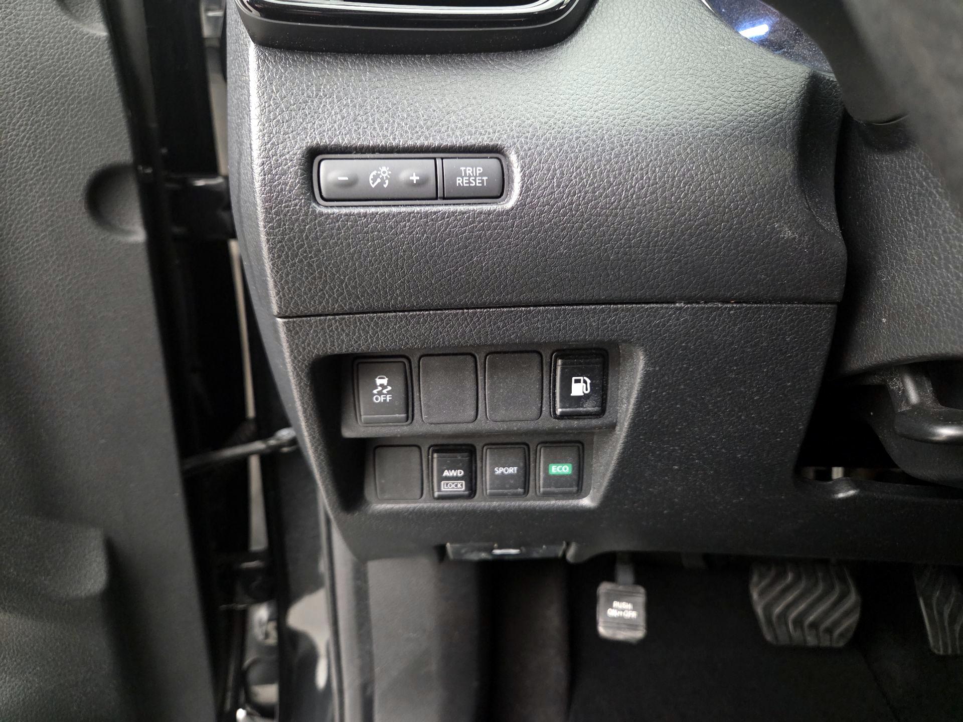 Thumbnail: 2018 Nissan Rogue - 13