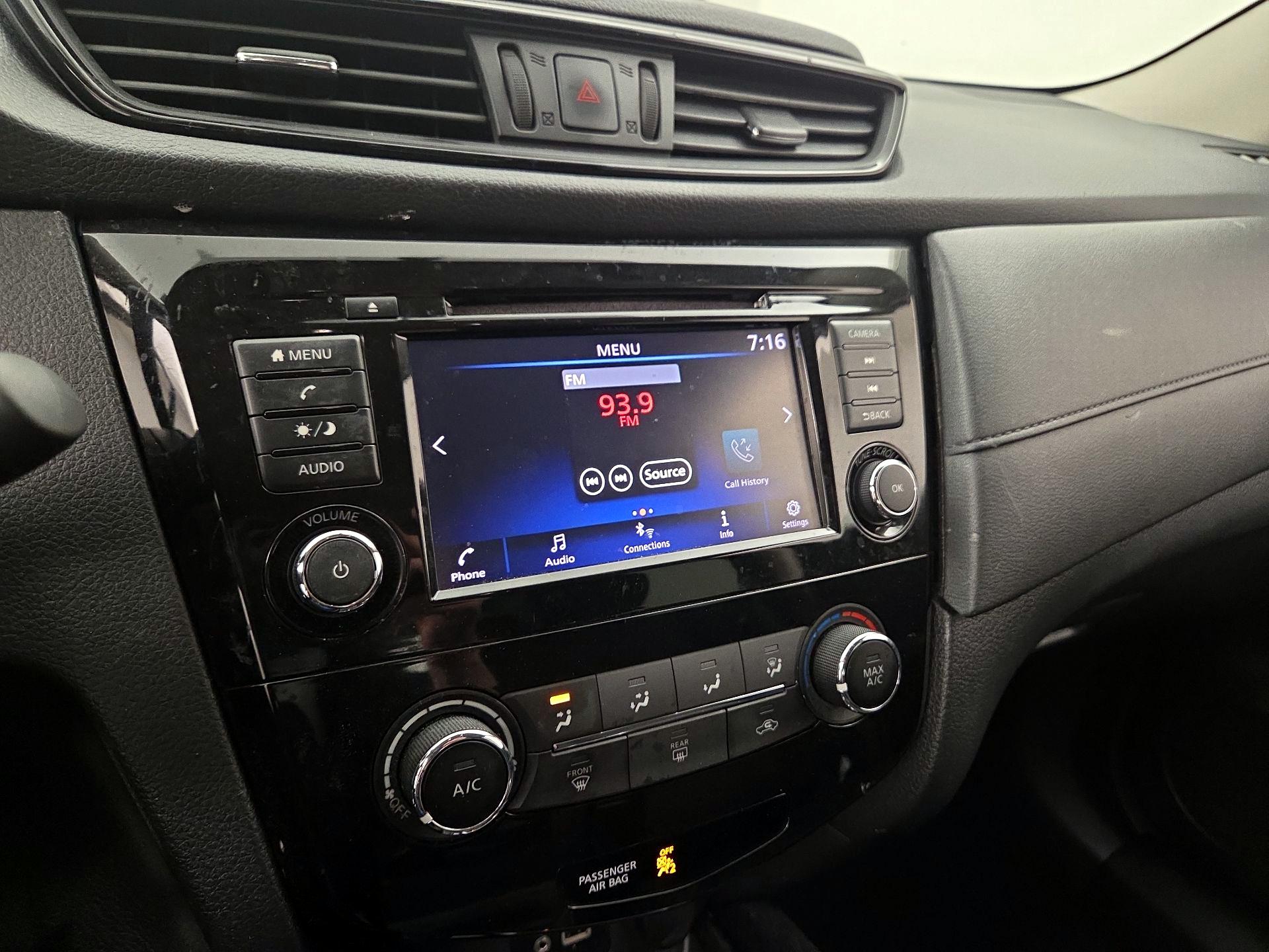 Thumbnail: 2018 Nissan Rogue - 15