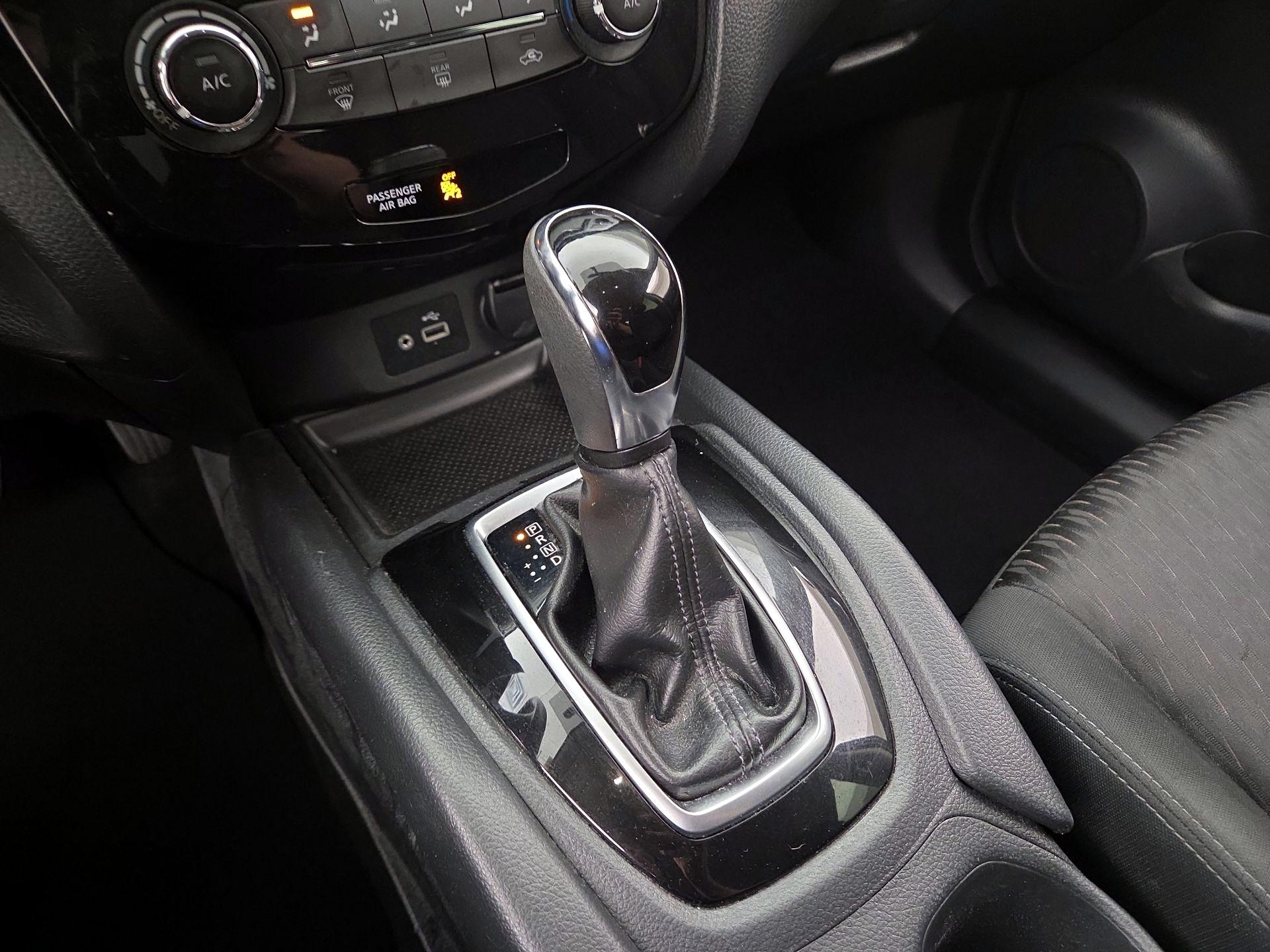 Thumbnail: 2018 Nissan Rogue - 17