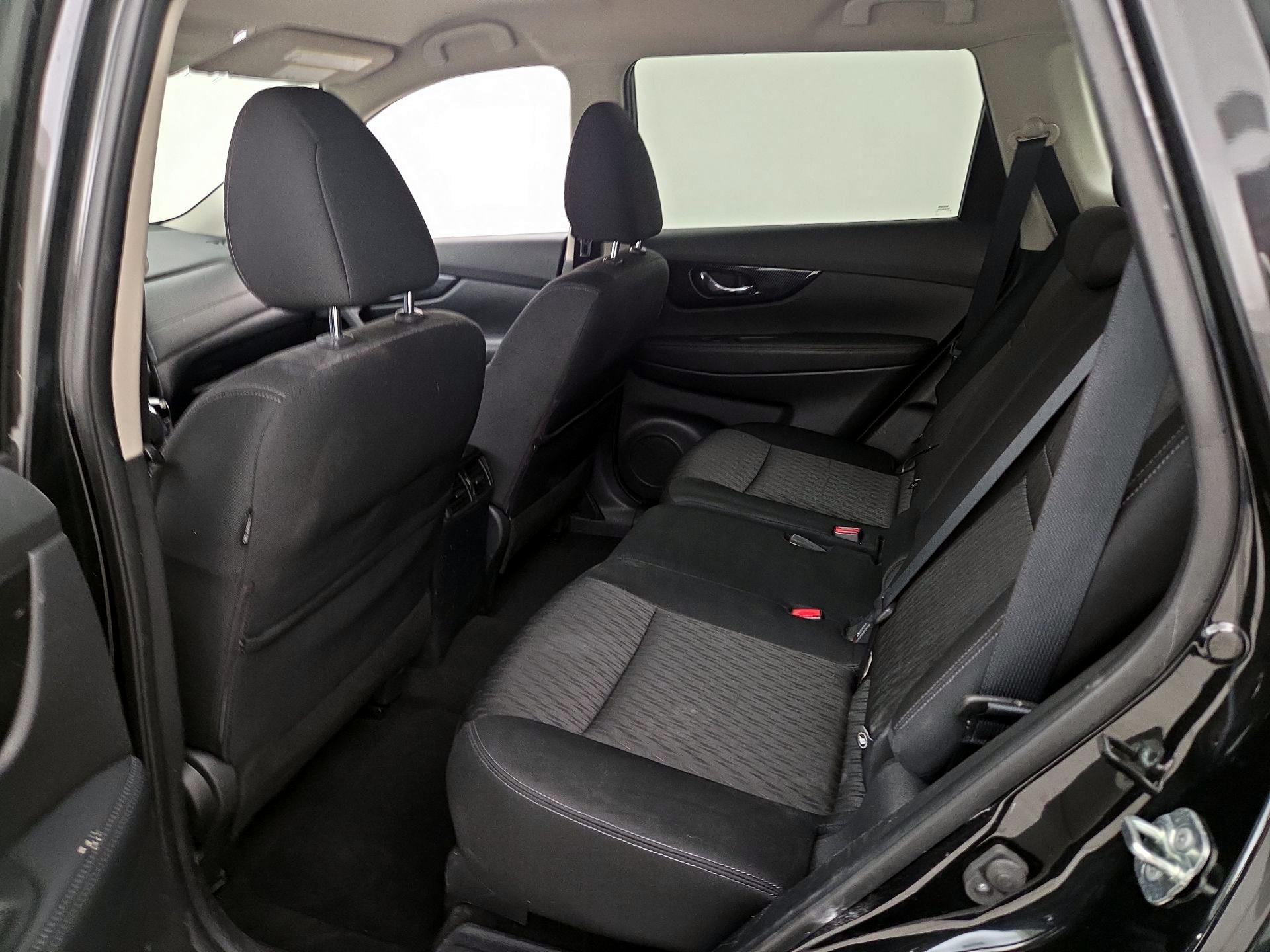 Thumbnail: 2018 Nissan Rogue - 18