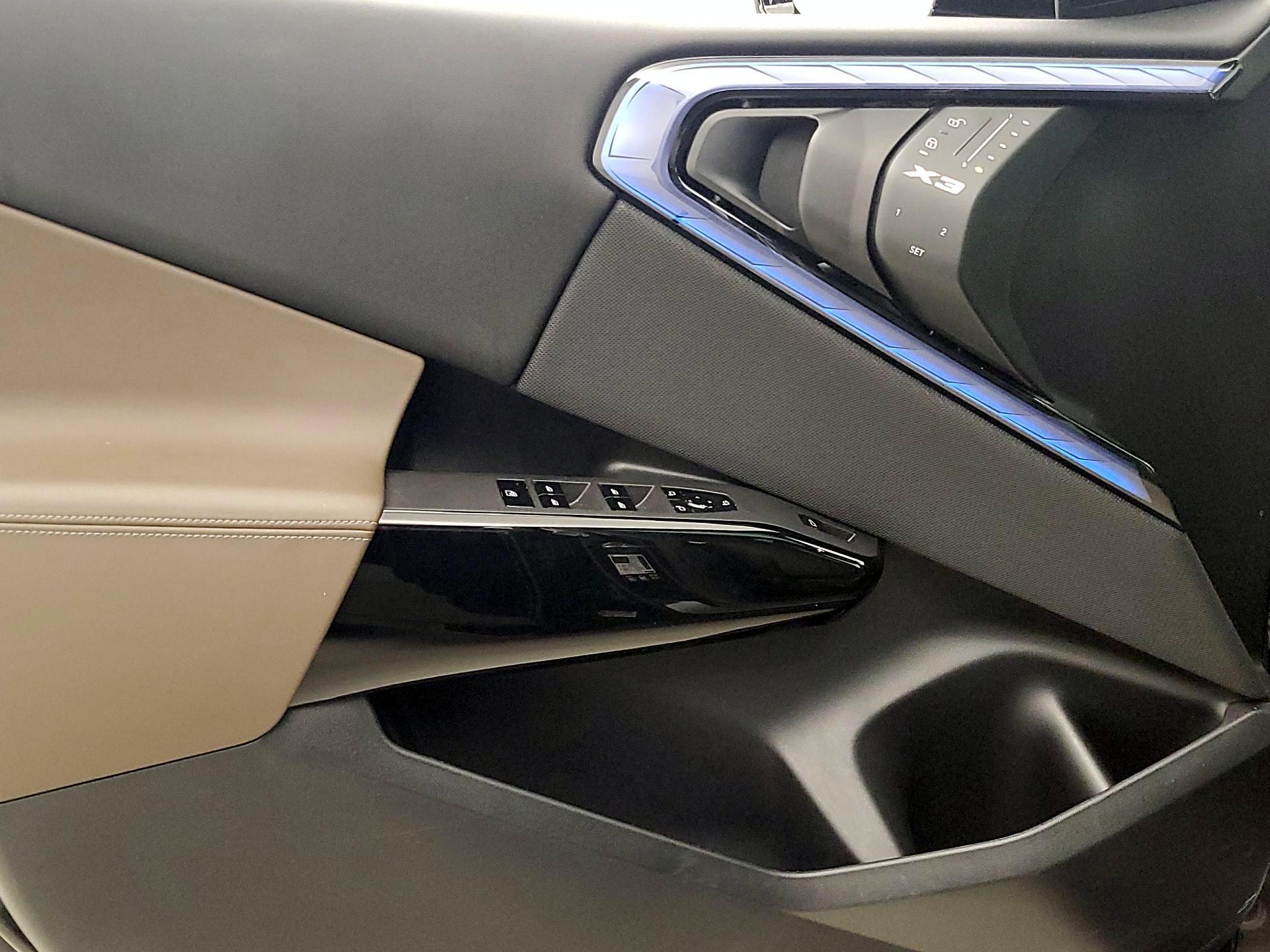 Thumbnail: 2025 BMW X3 - 12