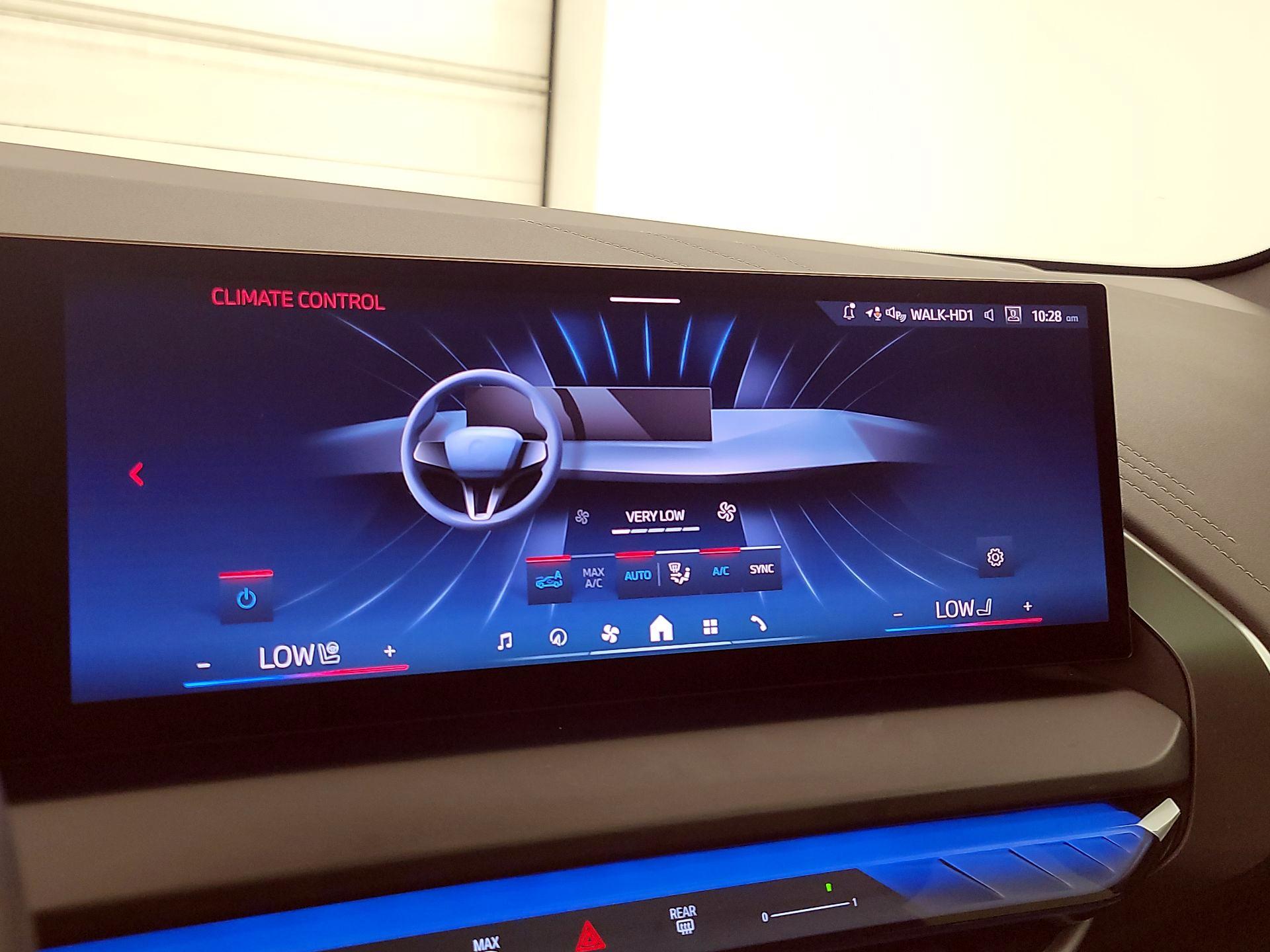 Thumbnail: 2025 BMW X3 - 15