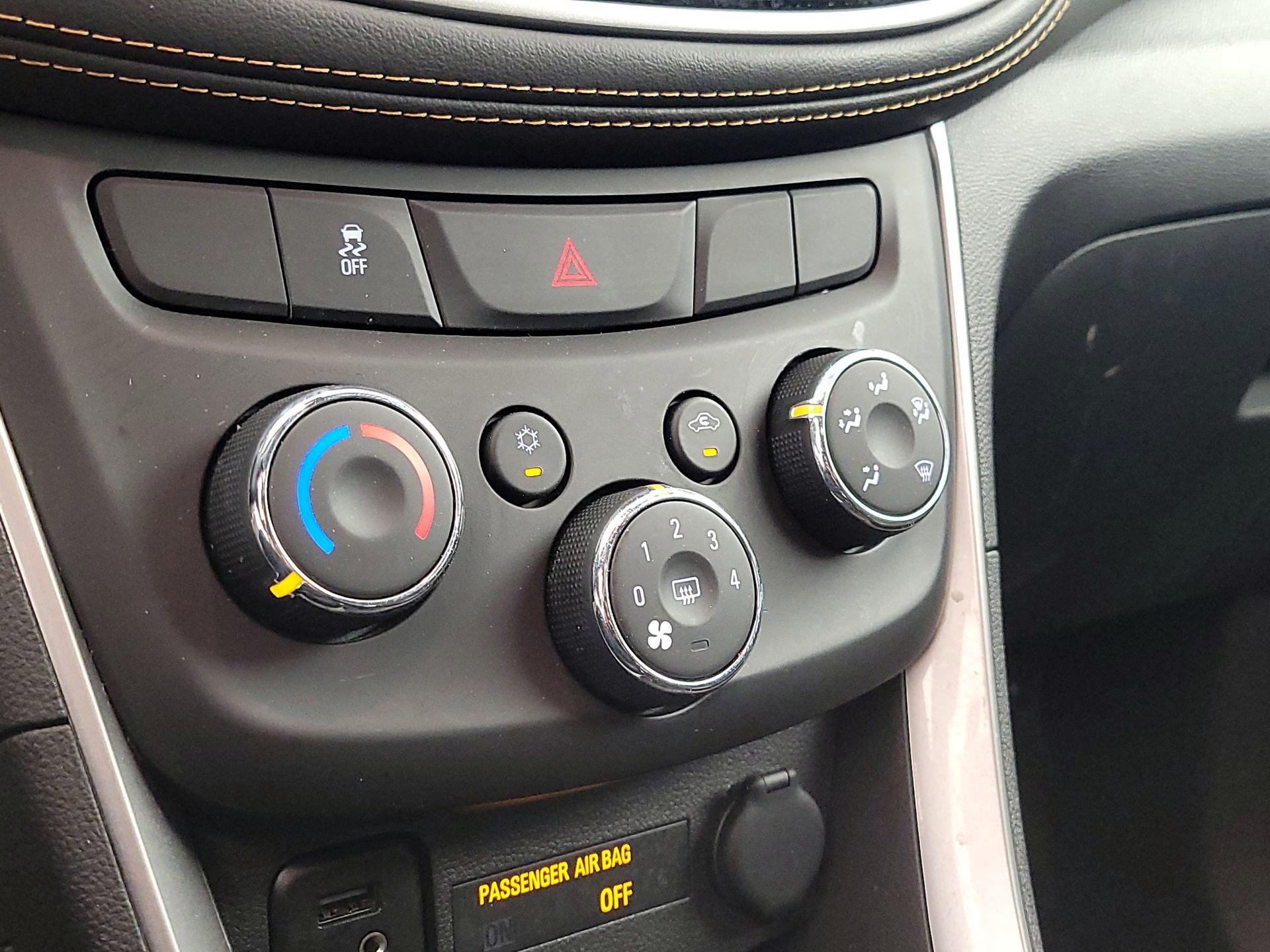 Thumbnail: 2020 Chevrolet Trax - 16