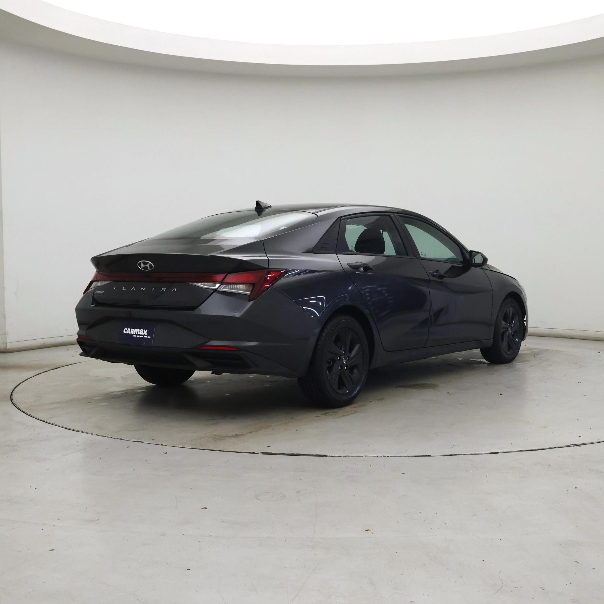 Thumbnail: 2023 Hyundai Elantra - 8