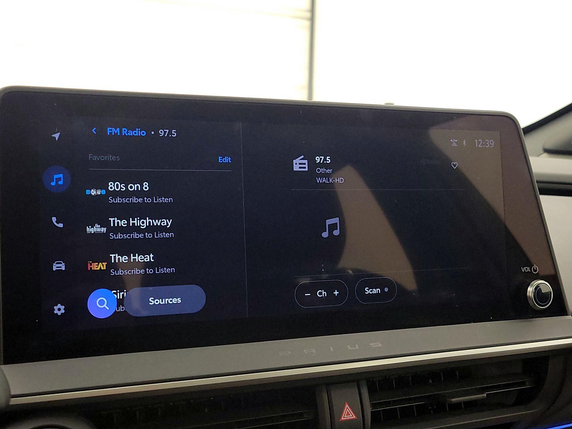 Thumbnail: 2024 Toyota Prius - 15