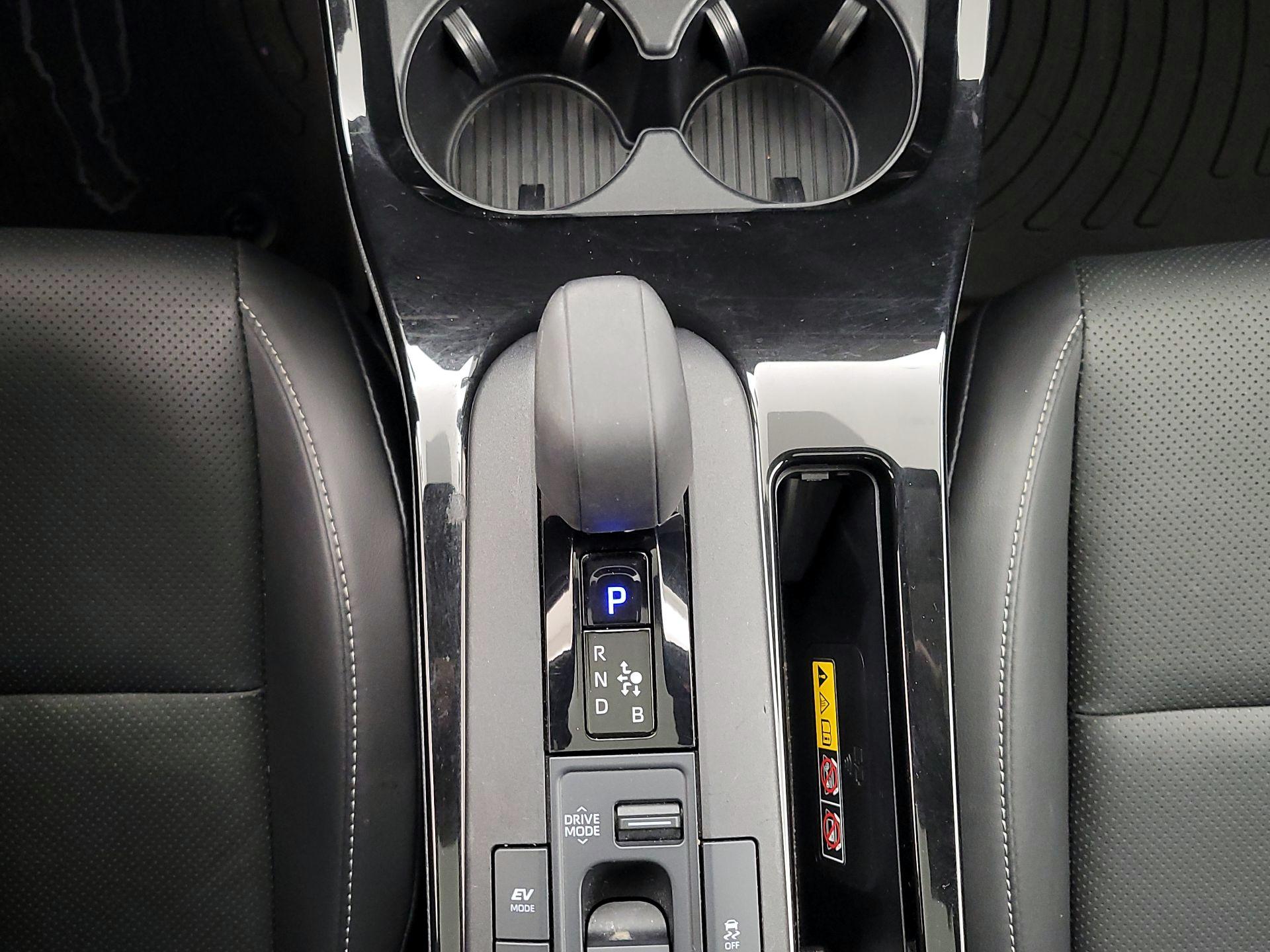 Thumbnail: 2024 Toyota Prius - 17