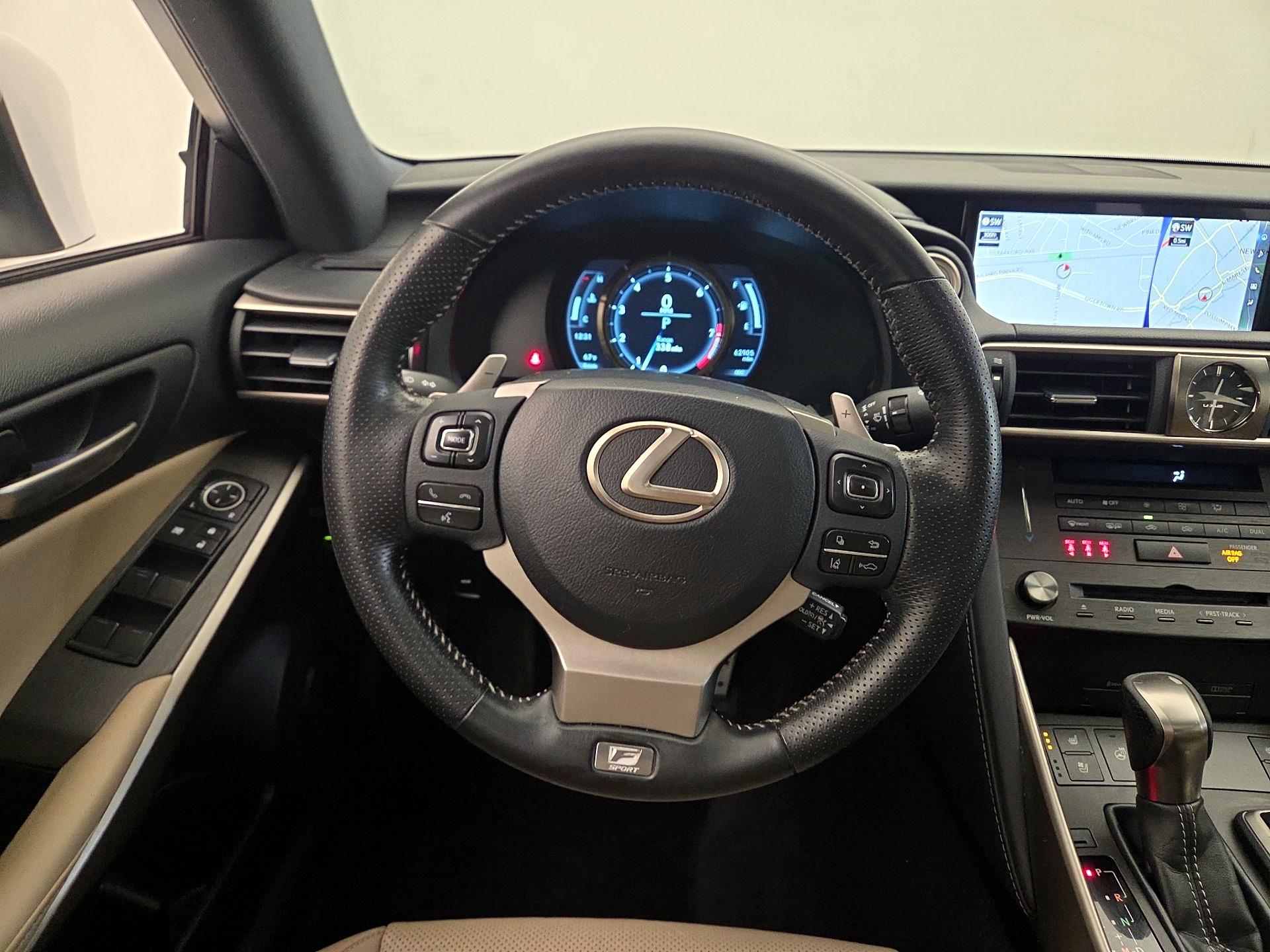 Thumbnail: 2019 Lexus IS - 10