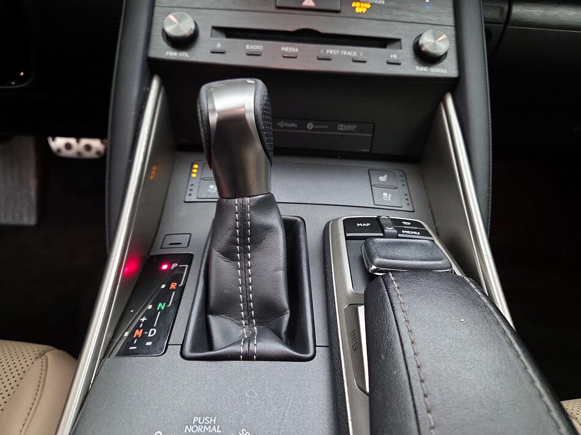 Thumbnail: 2019 Lexus IS - 18