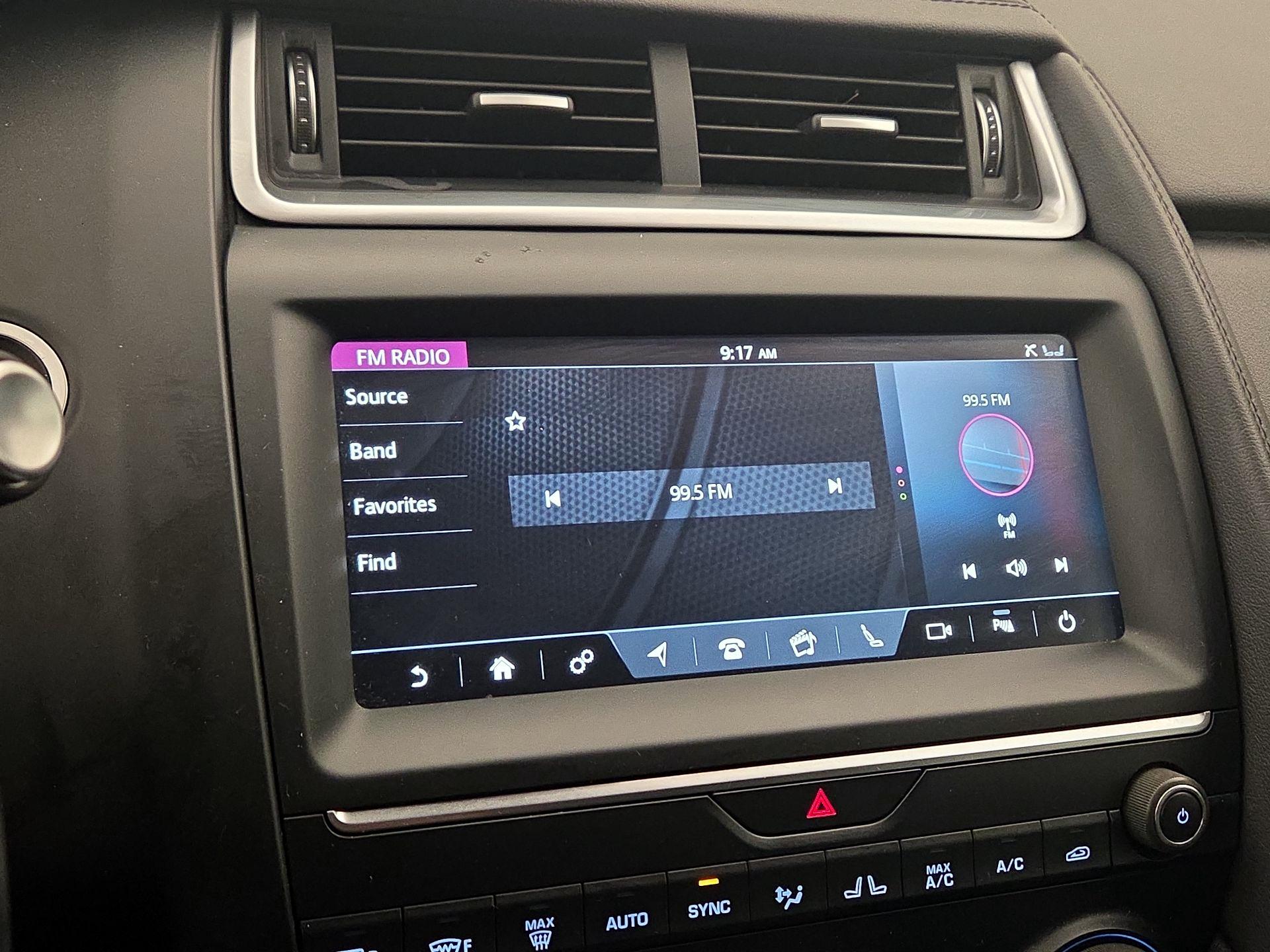 Thumbnail: 2019 Jaguar E-Pace - 14