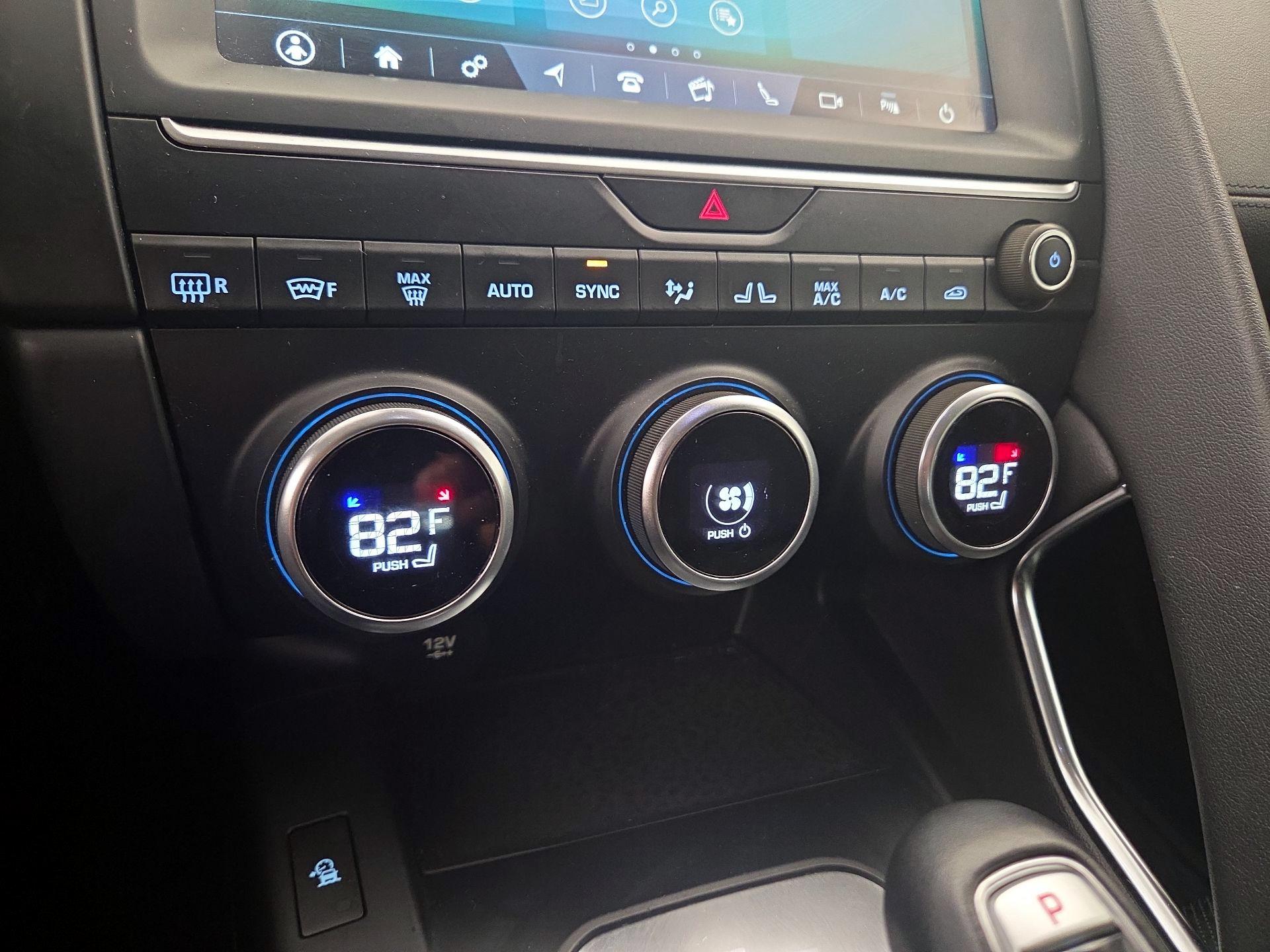 Thumbnail: 2019 Jaguar E-Pace - 15