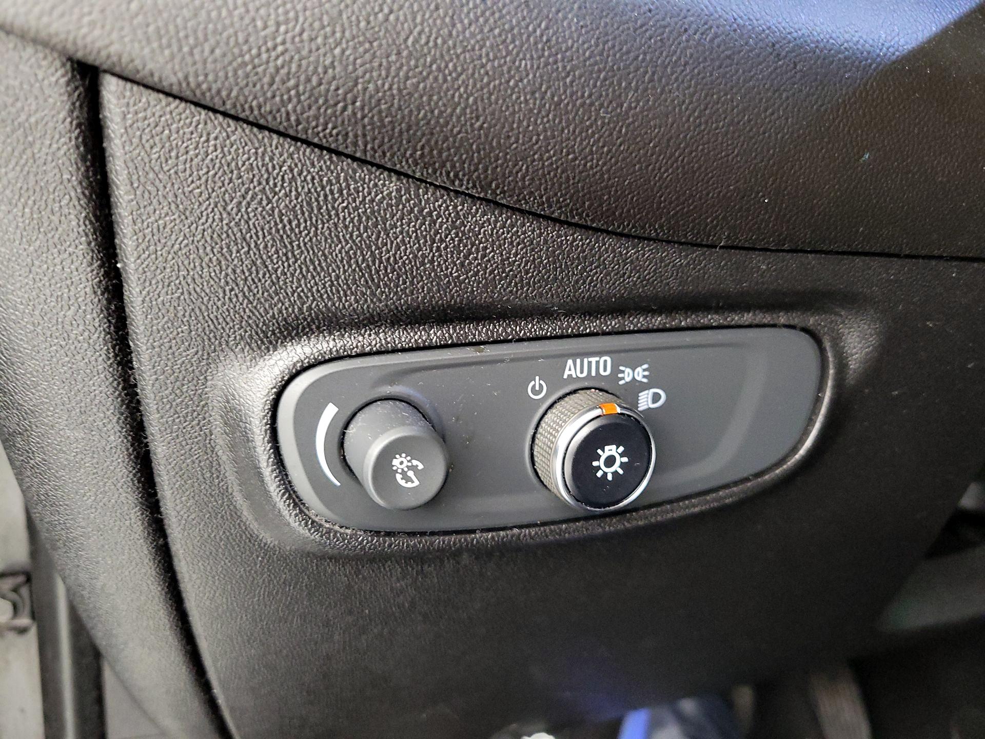 Thumbnail: 2019 Chevrolet Equinox - 13