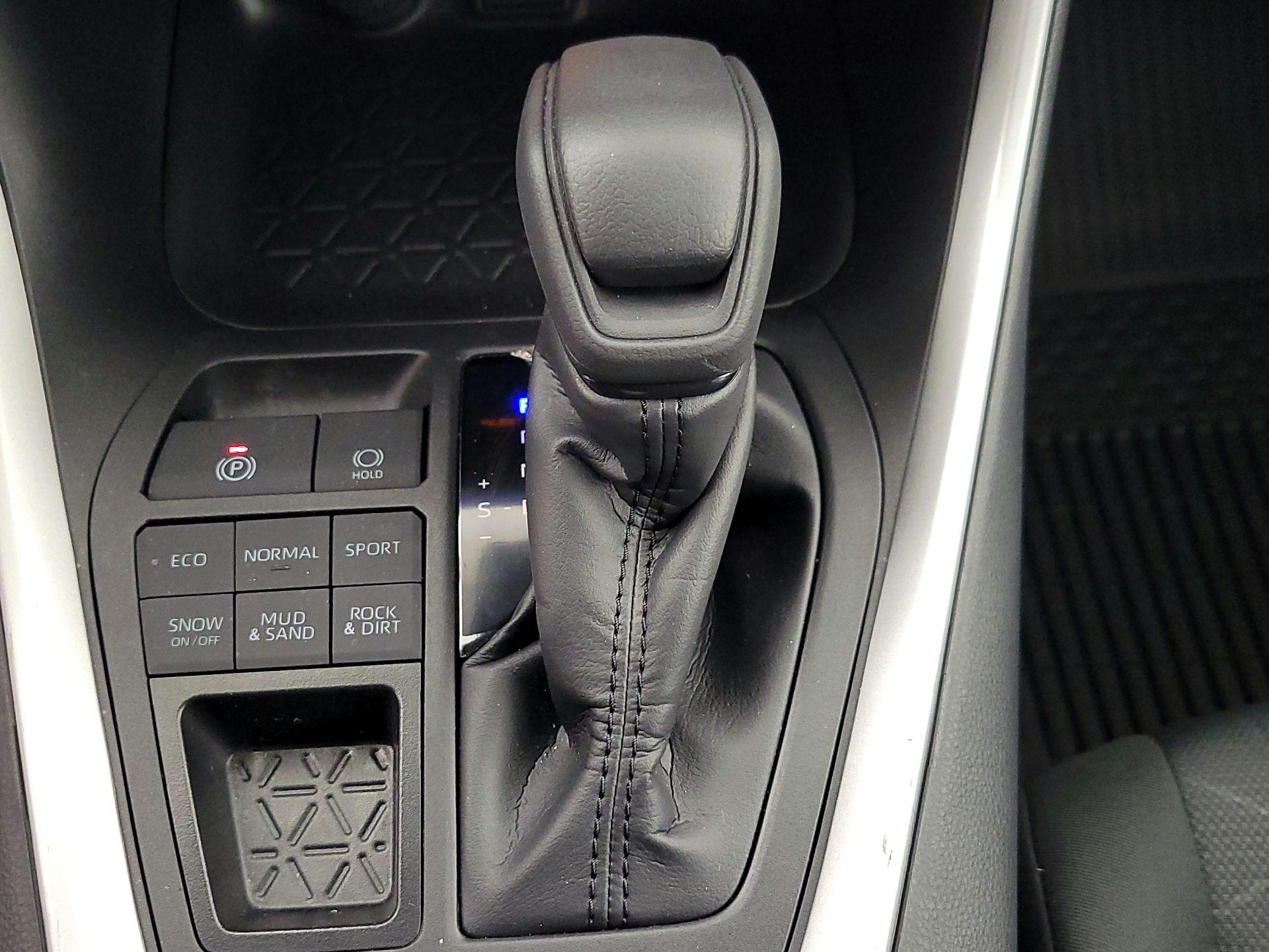 Thumbnail: 2025 Toyota RAV4 - 17