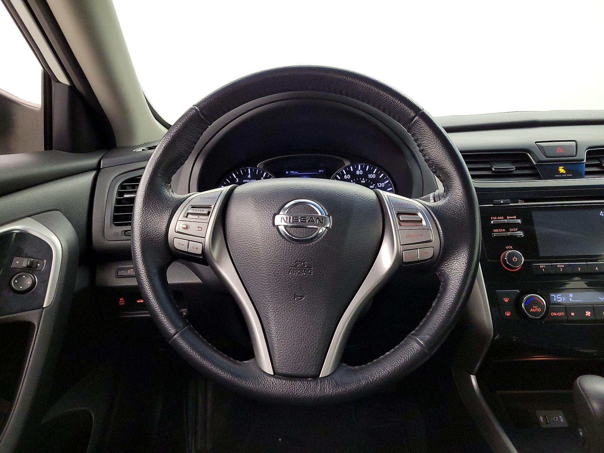 Thumbnail: 2014 Nissan Altima - 10