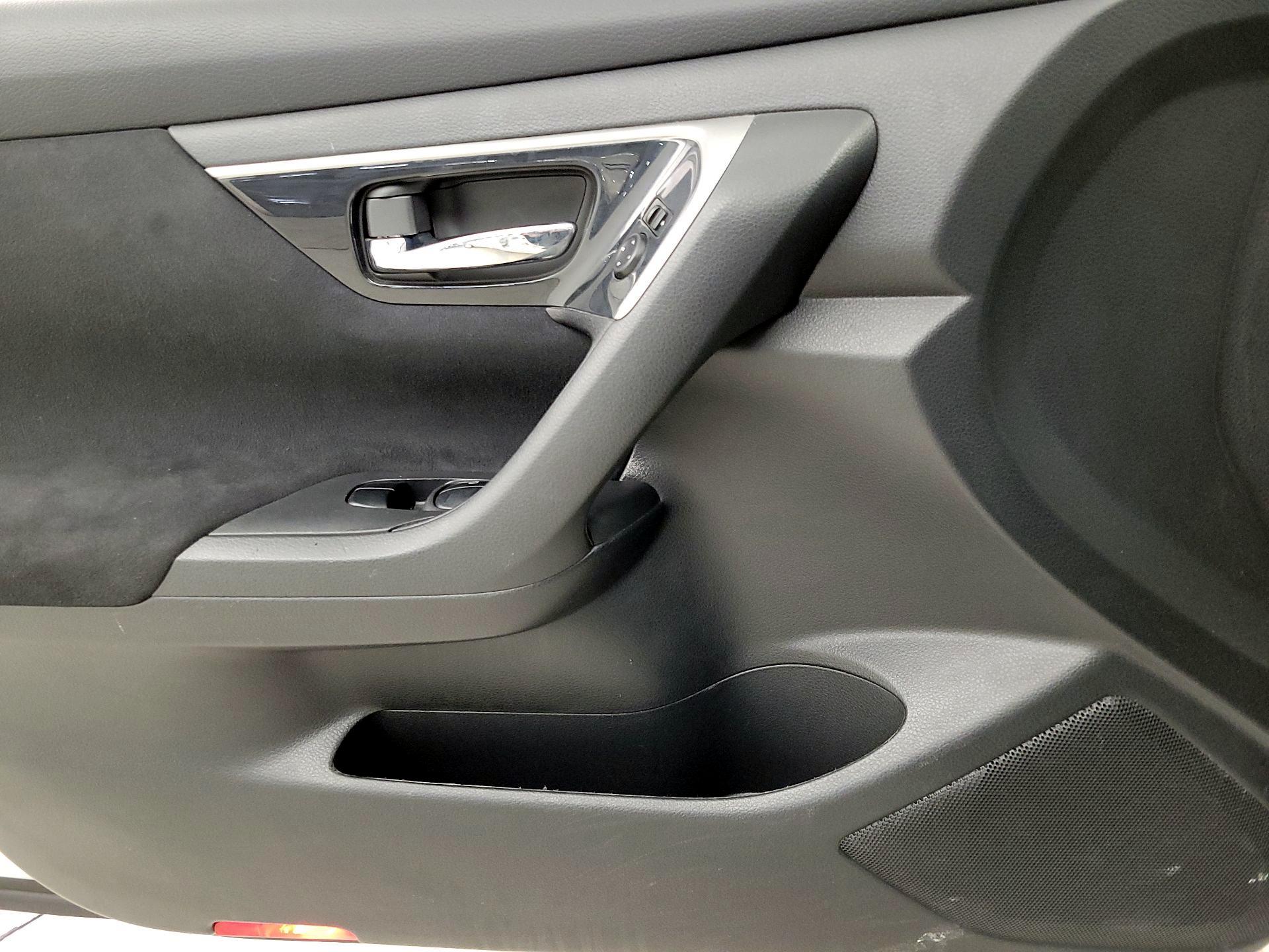 Thumbnail: 2014 Nissan Altima - 12