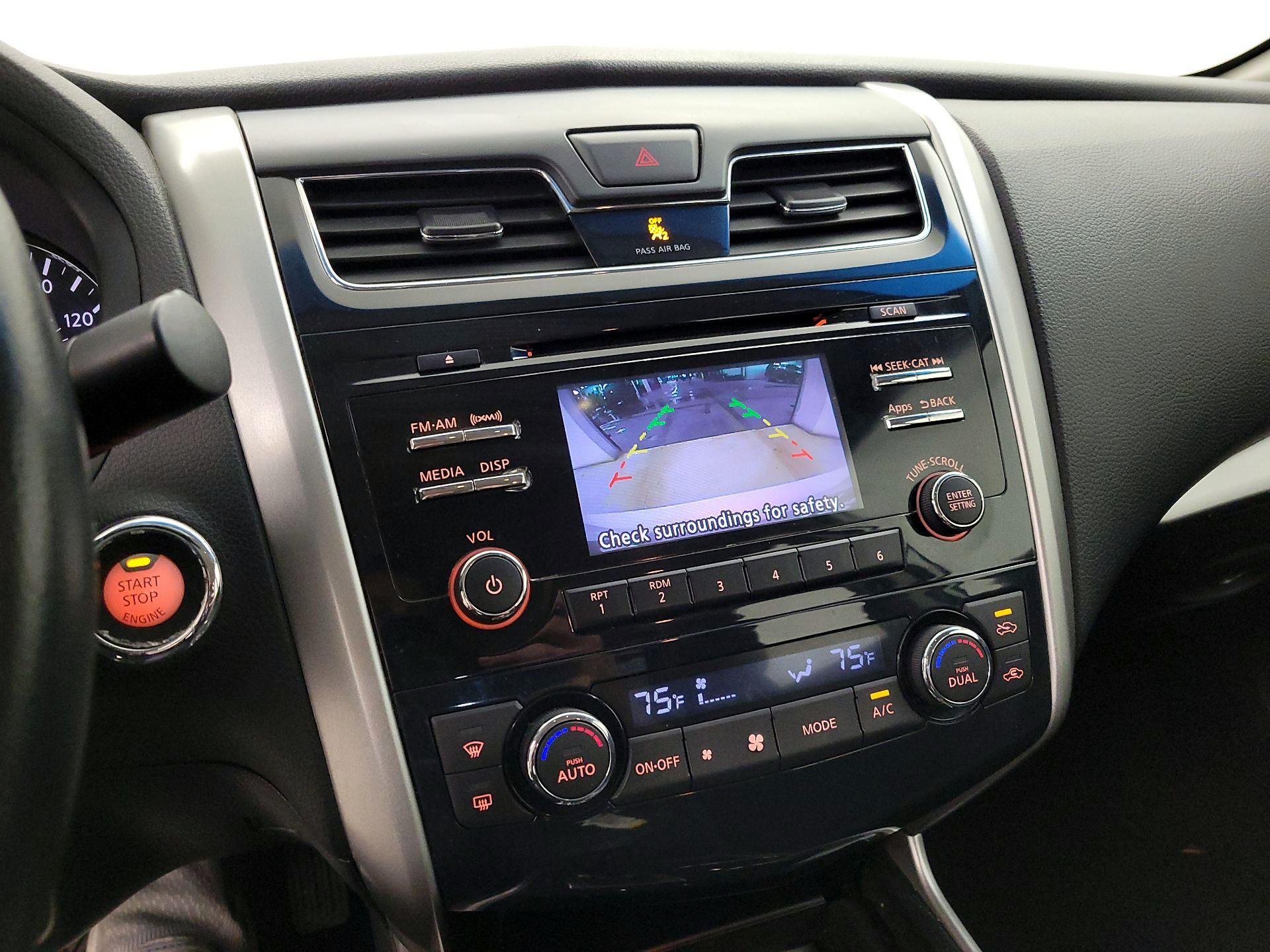 Thumbnail: 2014 Nissan Altima - 14