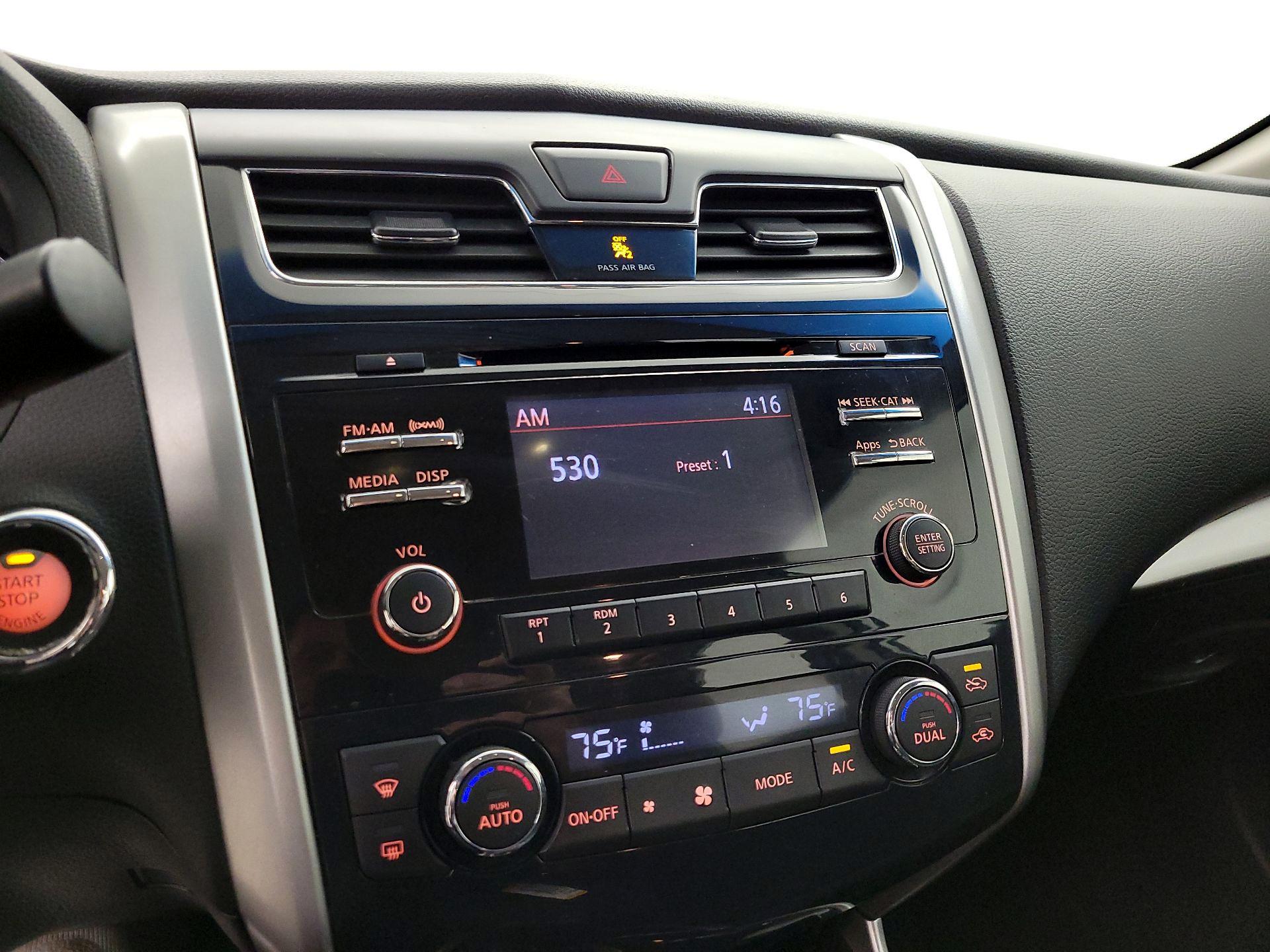 Thumbnail: 2014 Nissan Altima - 15