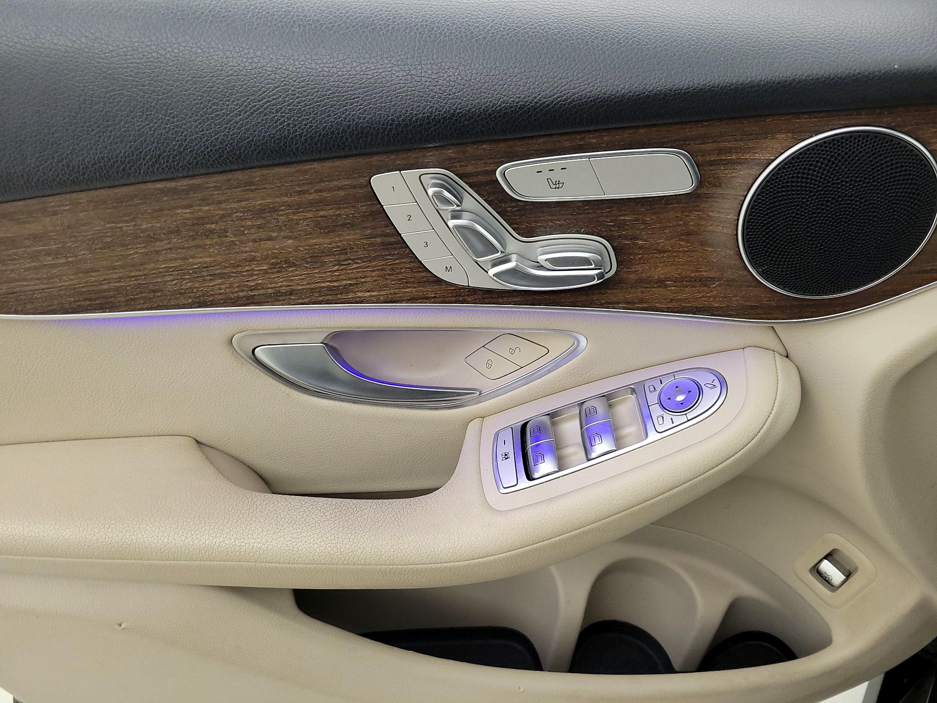 Thumbnail: 2020 Mercedes-Benz GLC - 12