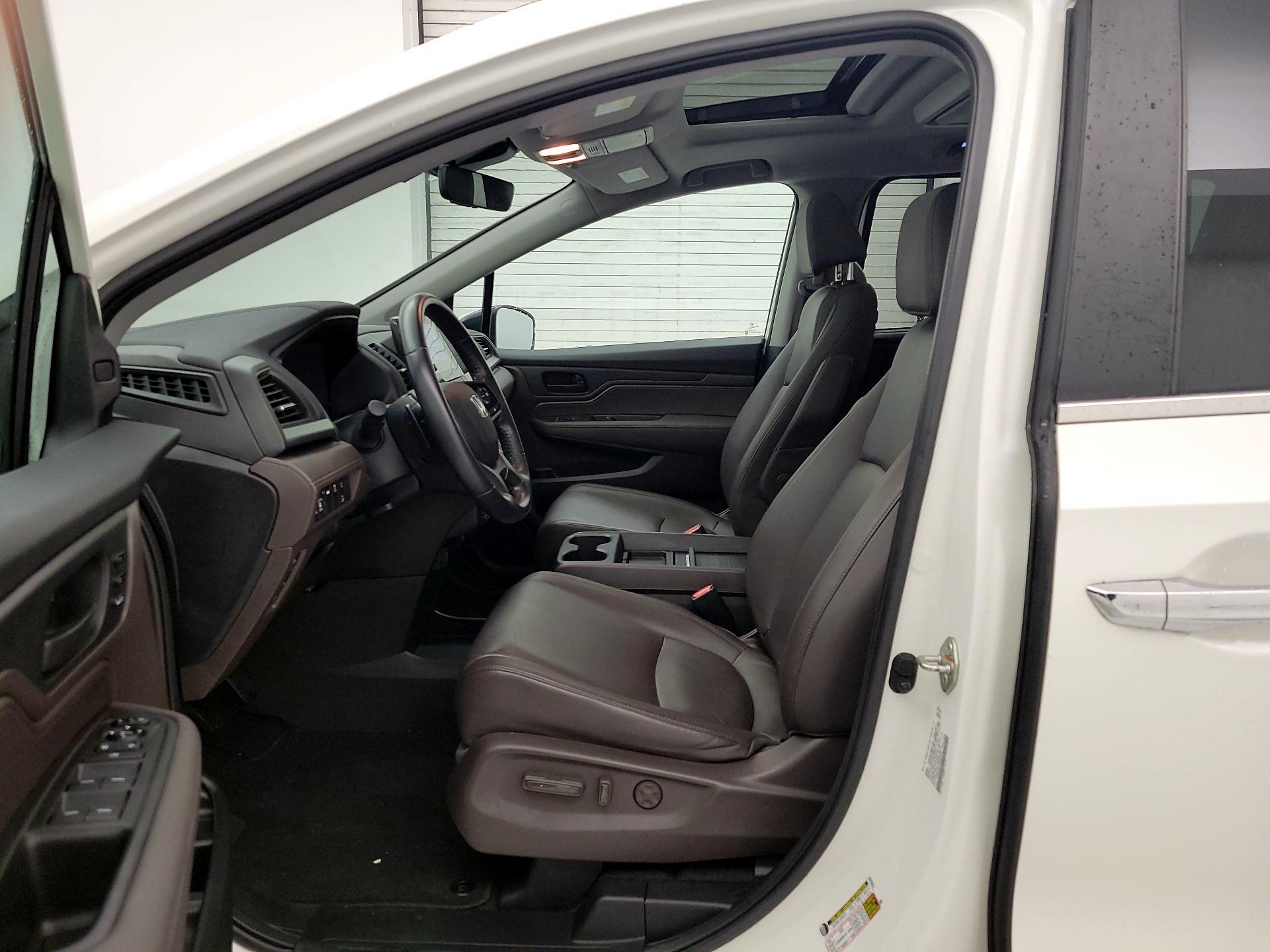 Thumbnail: 2019 Honda Odyssey - 11