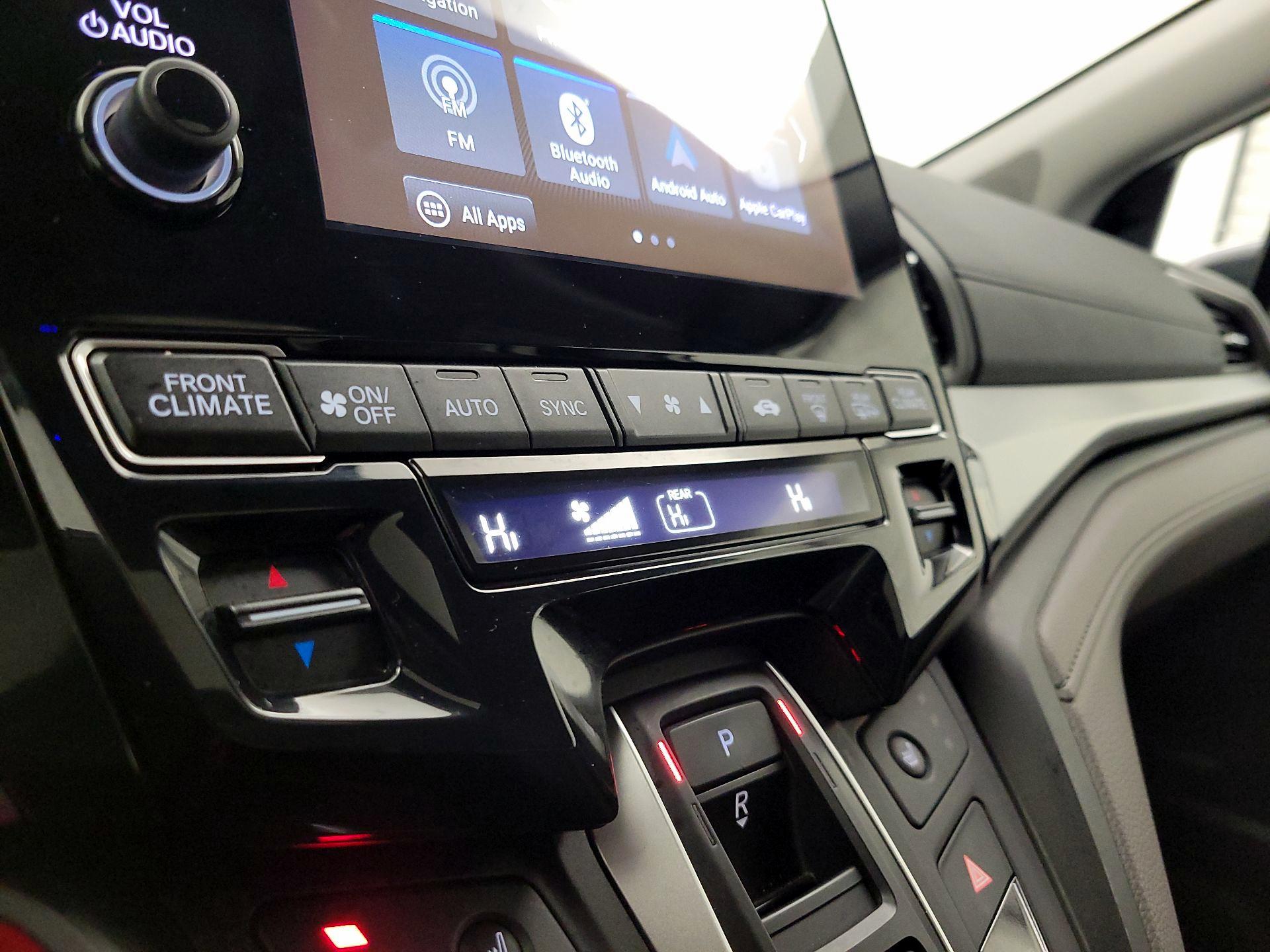 Thumbnail: 2019 Honda Odyssey - 17