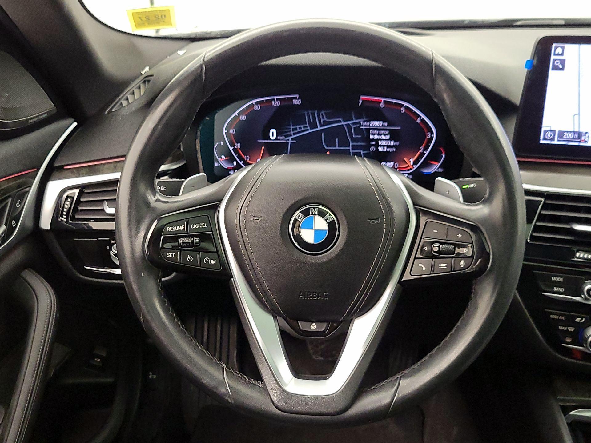 Thumbnail: 2021 BMW 5 Series - 10