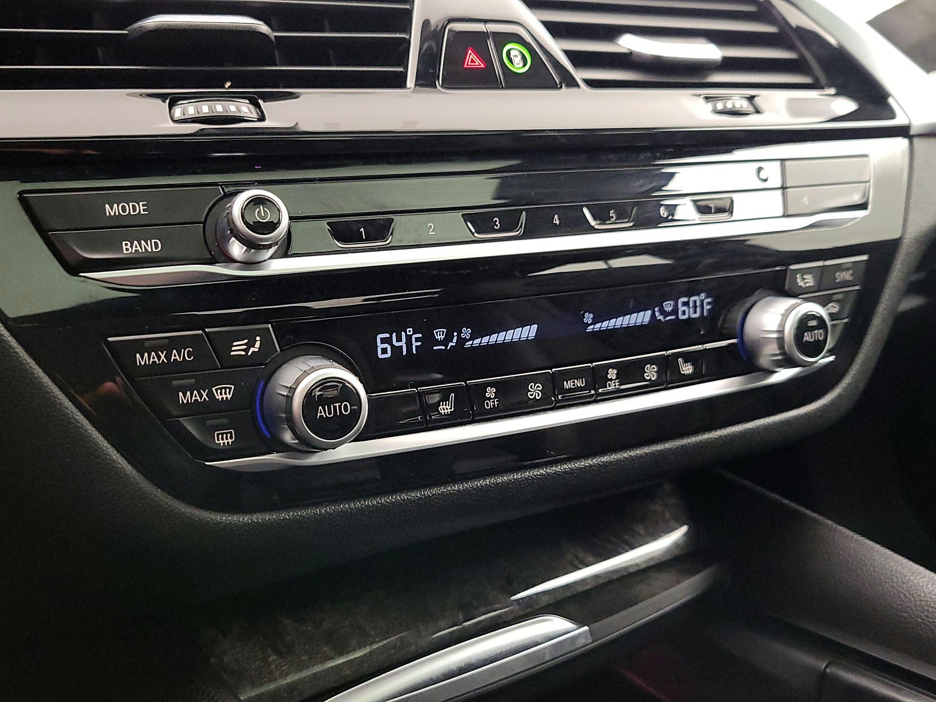 Thumbnail: 2021 BMW 5 Series - 17