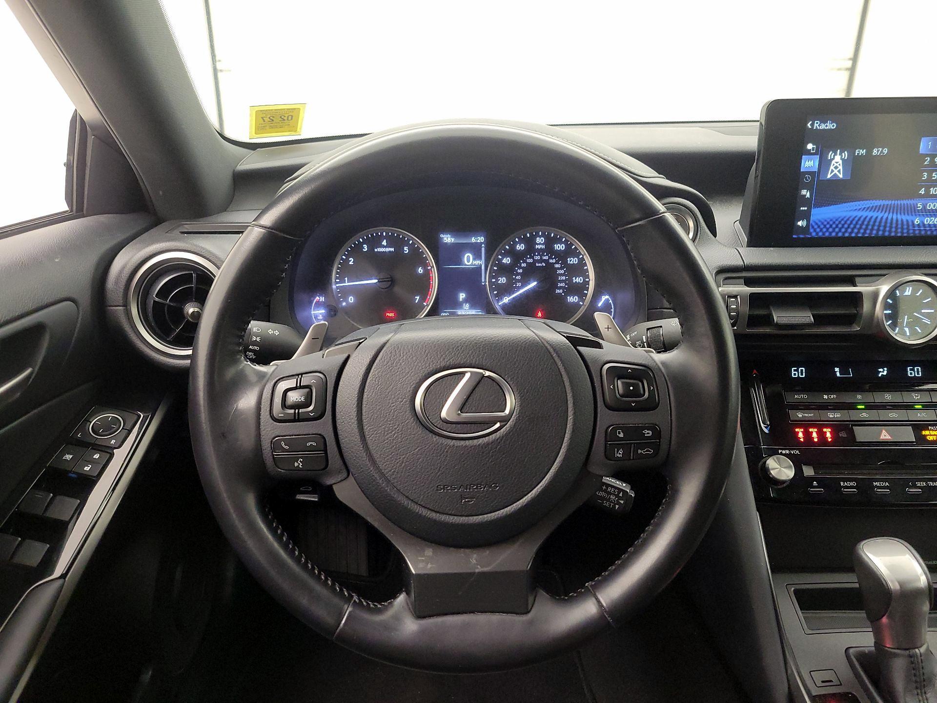 Thumbnail: 2022 Lexus IS - 10