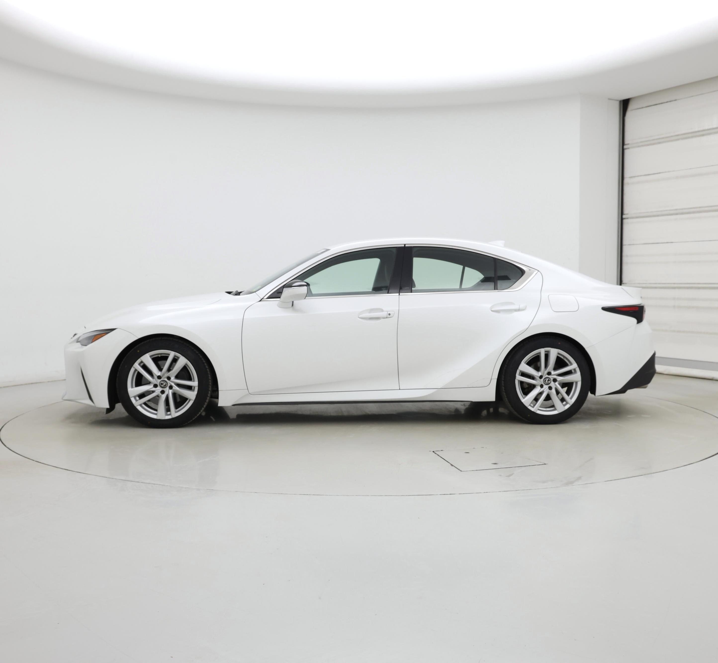 Thumbnail: 2022 Lexus IS - 3