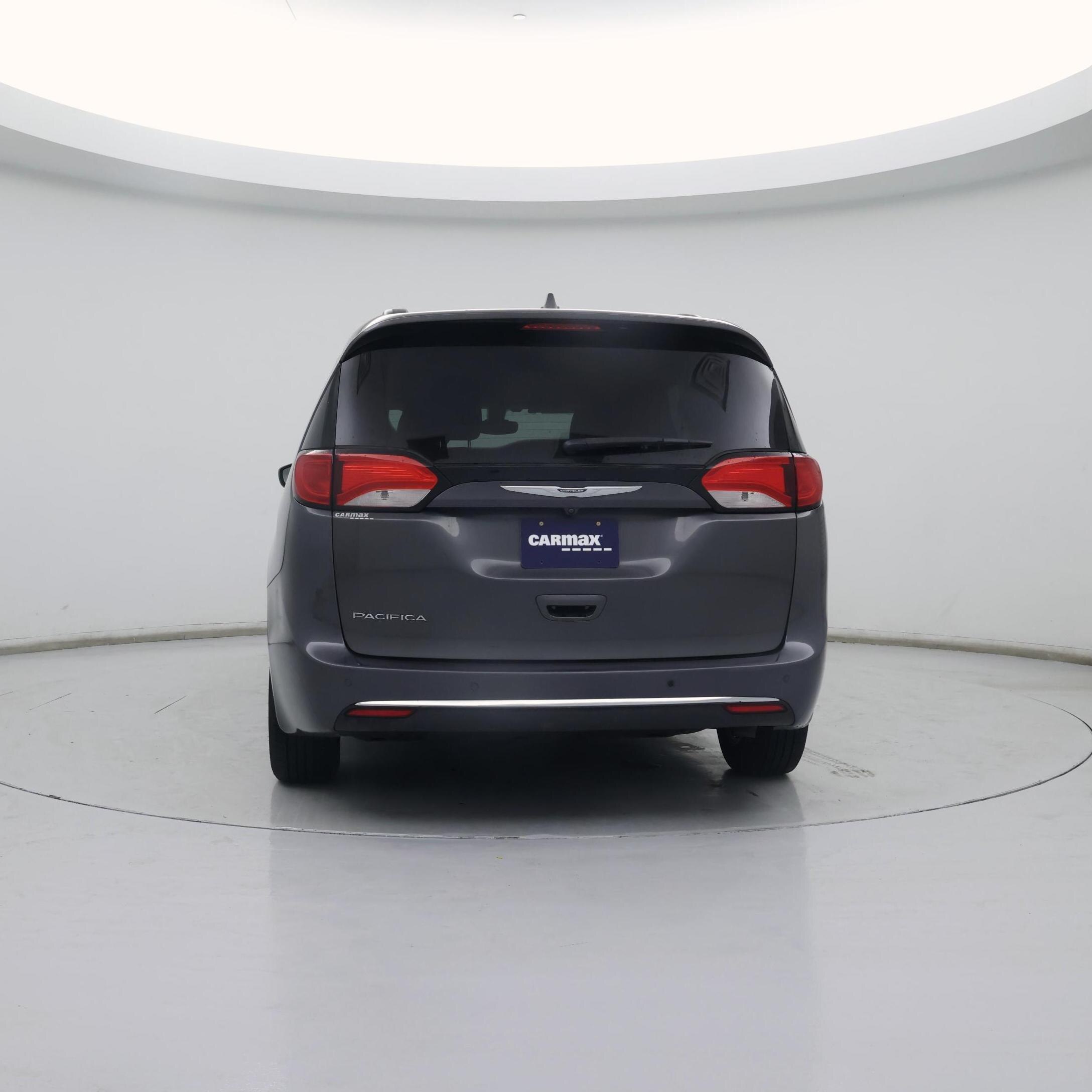 Thumbnail: 2017 Chrysler Pacifica - 6