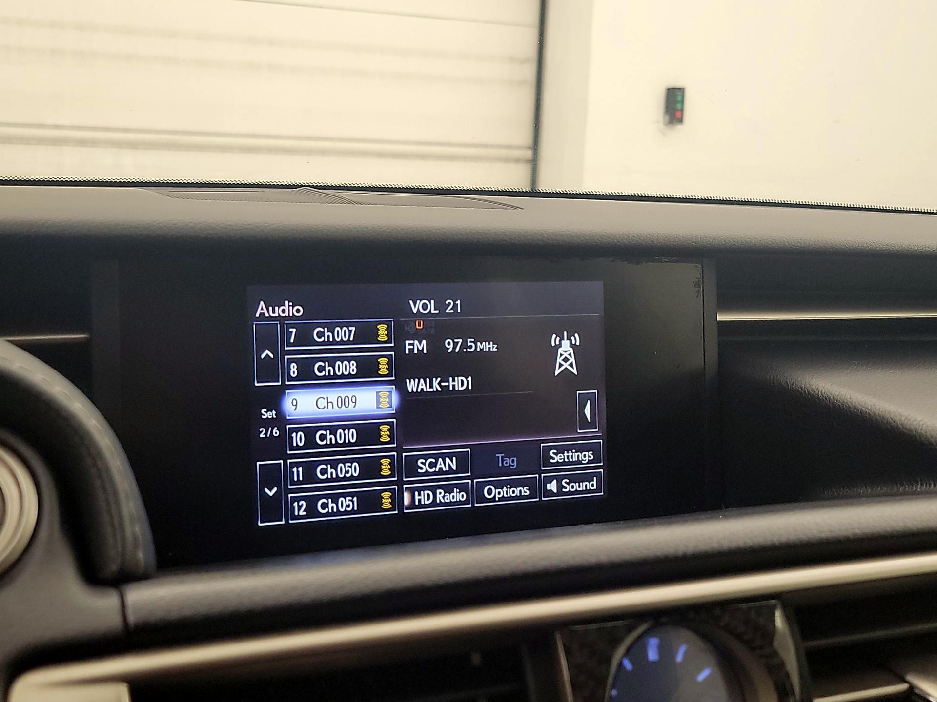 Thumbnail: 2015 Lexus IS - 16