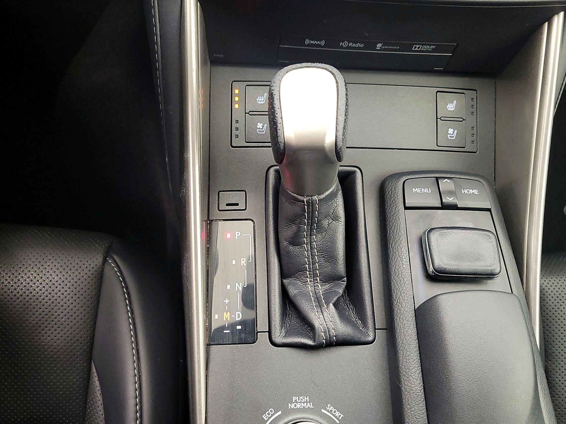 Thumbnail: 2015 Lexus IS - 18