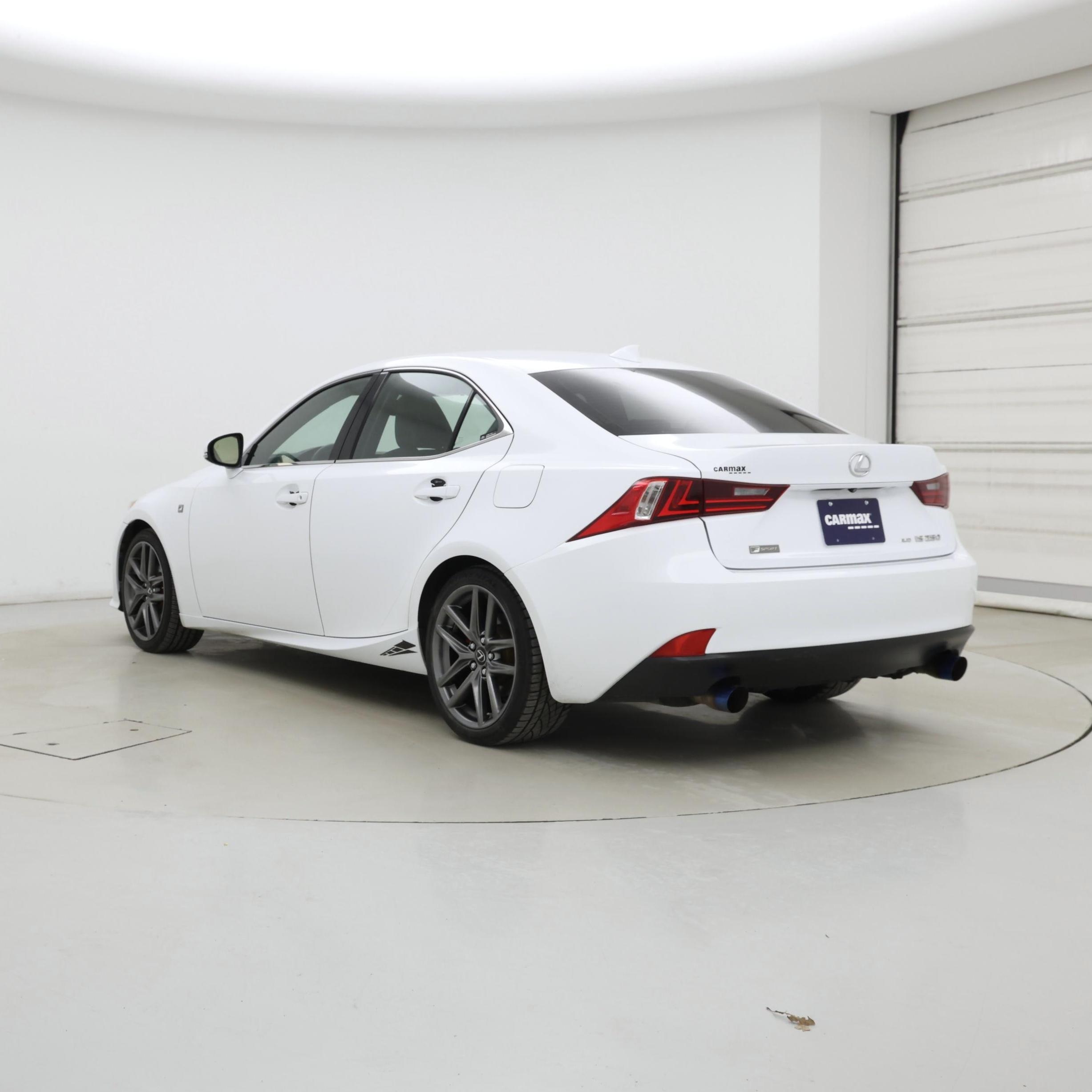 Thumbnail: 2015 Lexus IS - 2