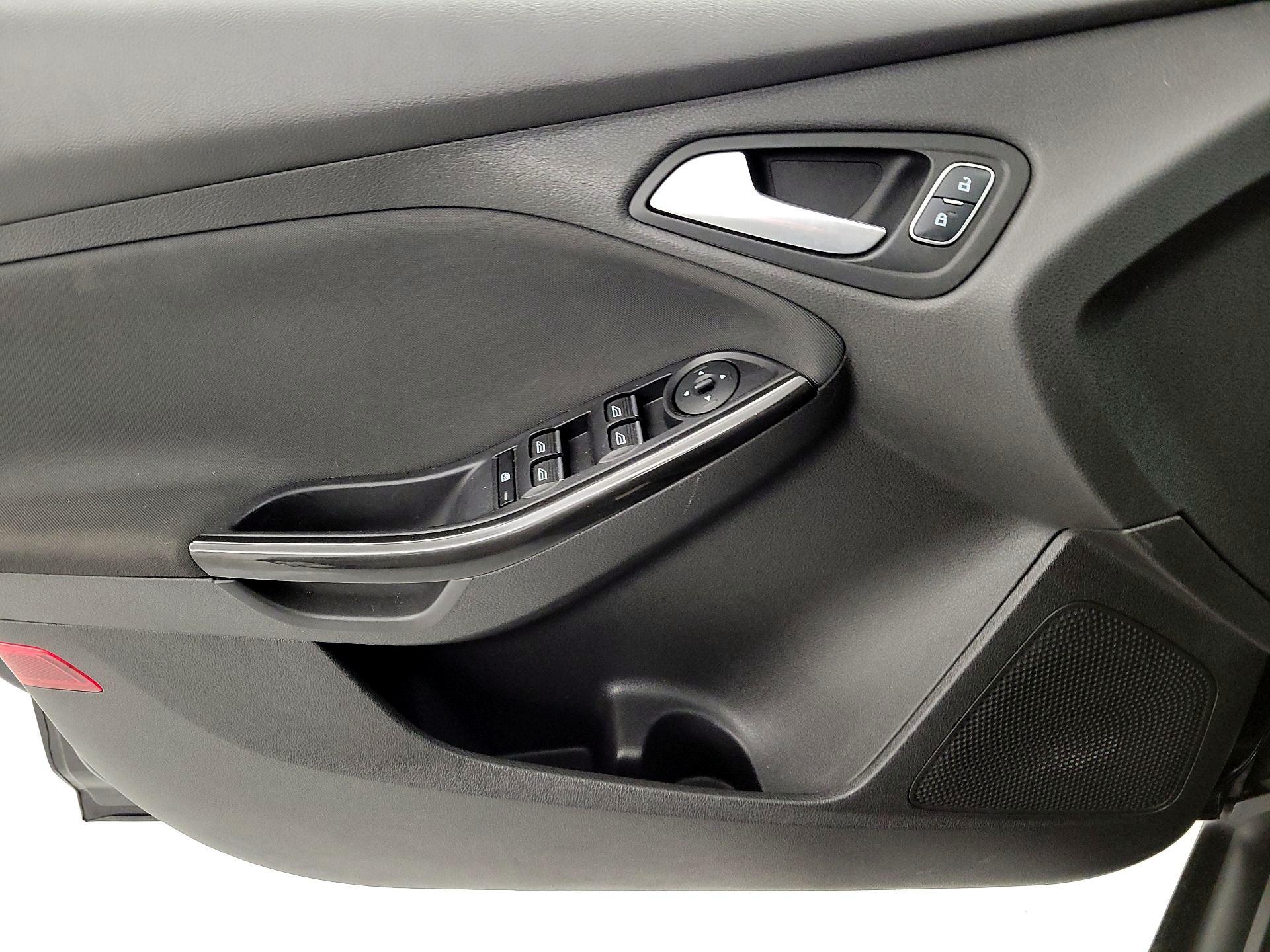 Thumbnail: 2018 Ford Focus - 12