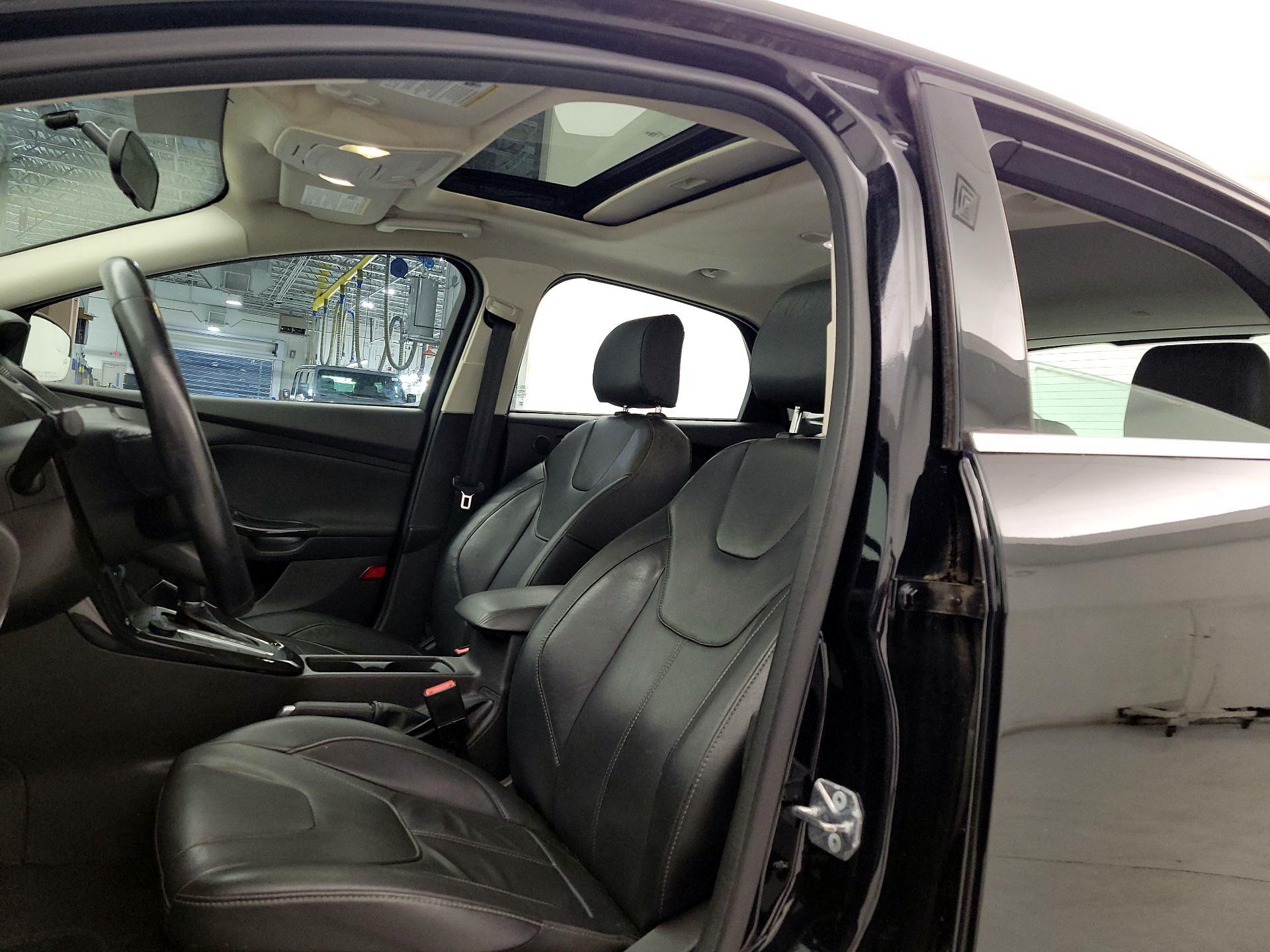 Thumbnail: 2018 Ford Focus - 19