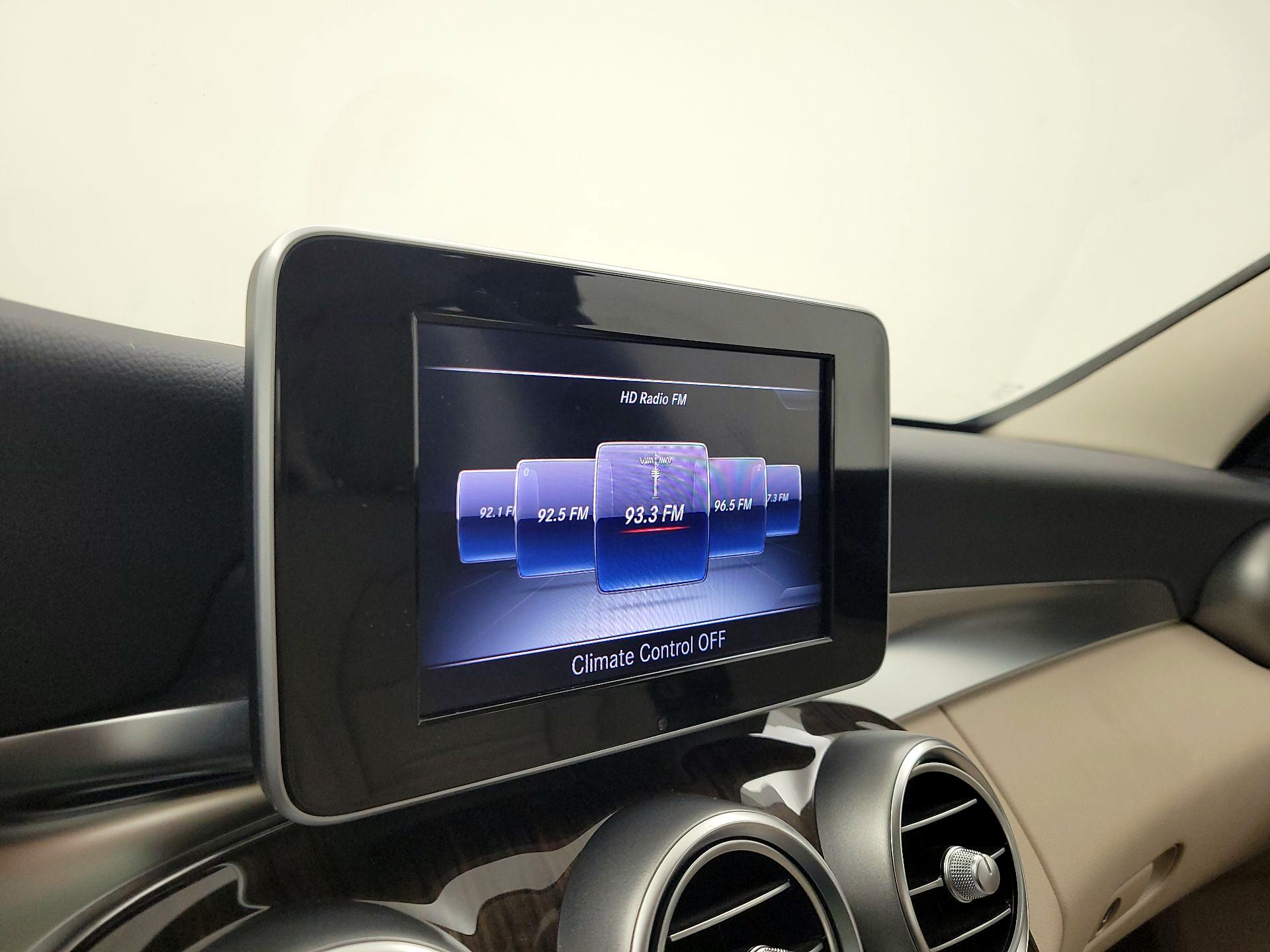 Thumbnail: 2015 Mercedes-Benz C-Class - 16