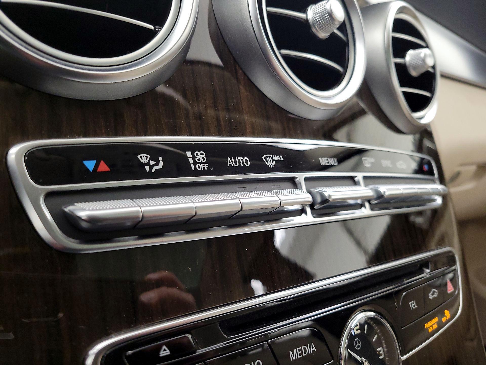 Thumbnail: 2015 Mercedes-Benz C-Class - 17