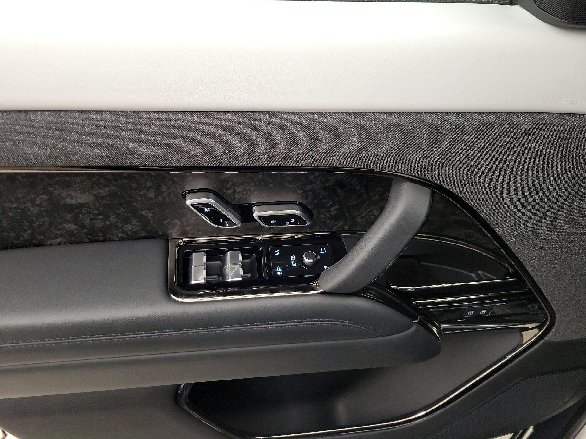 Thumbnail: 2023 Land Rover Range Rover Sport - 12