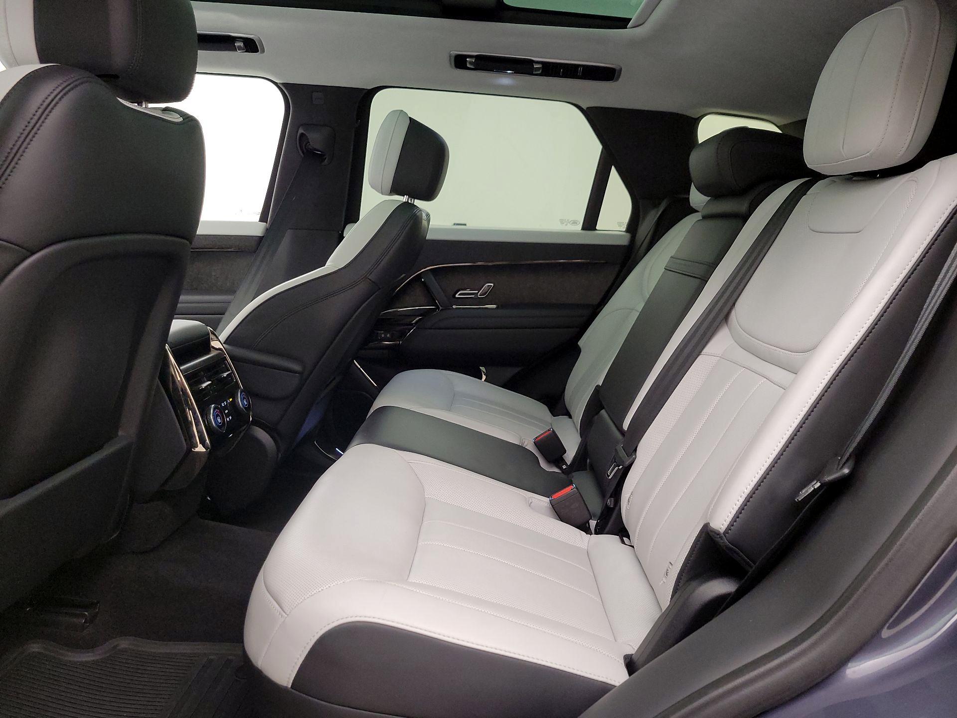 Thumbnail: 2023 Land Rover Range Rover Sport - 20