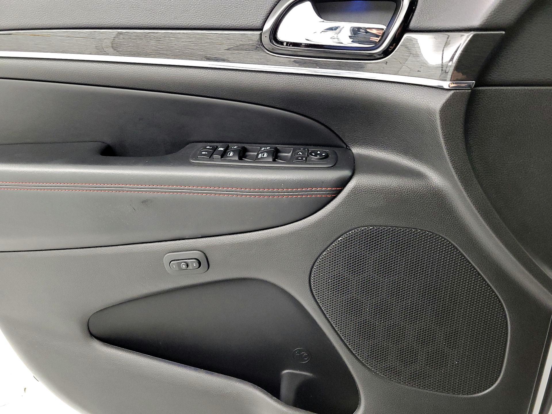 Thumbnail: 2019 Jeep Grand Cherokee - 12