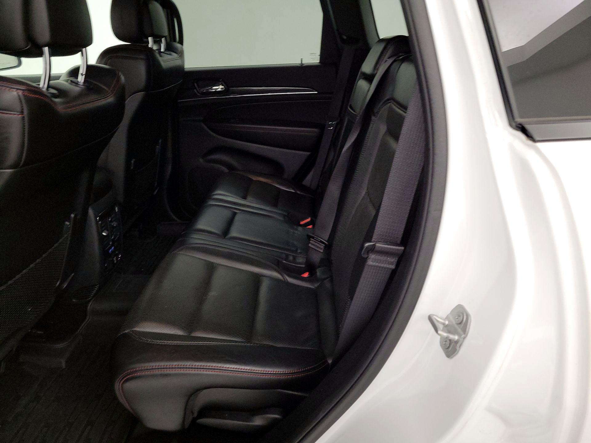 Thumbnail: 2019 Jeep Grand Cherokee - 20