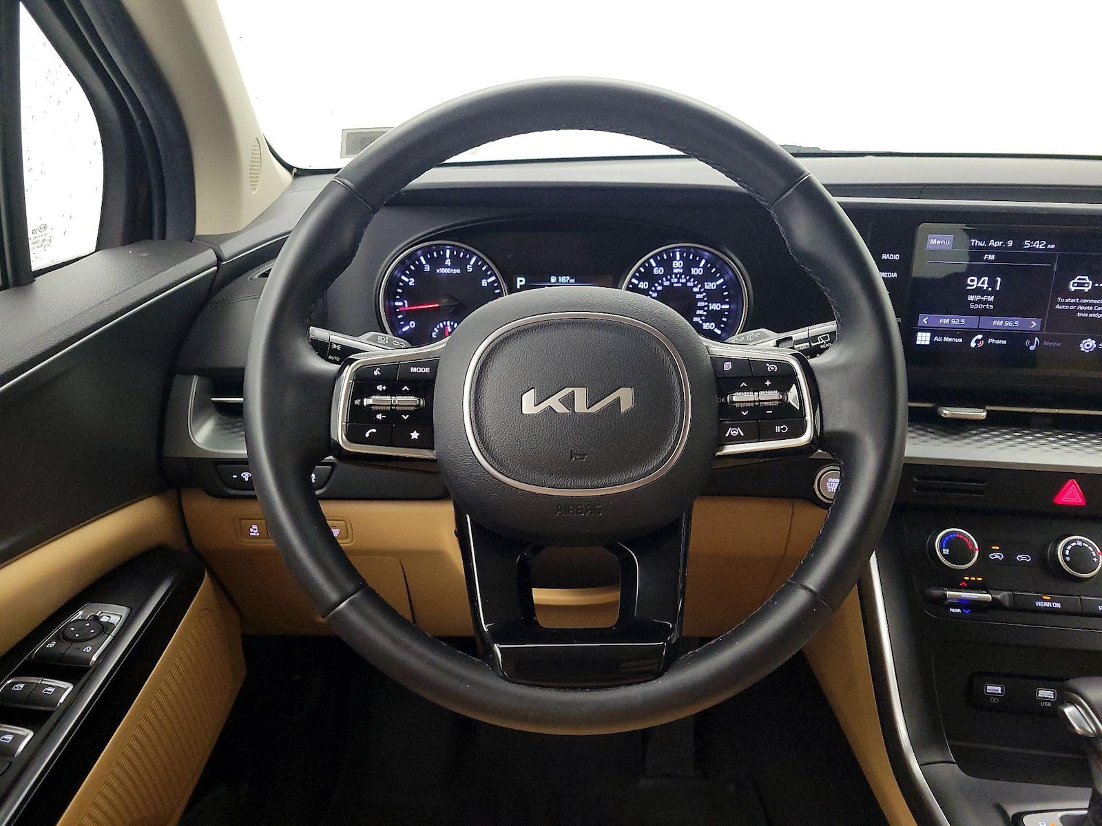 2022 Kia Carnival LX Seat Pkg - Photo 11