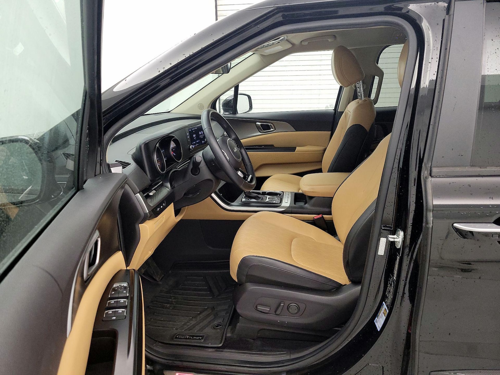 2022 Kia Carnival LX Seat Pkg - Photo 12